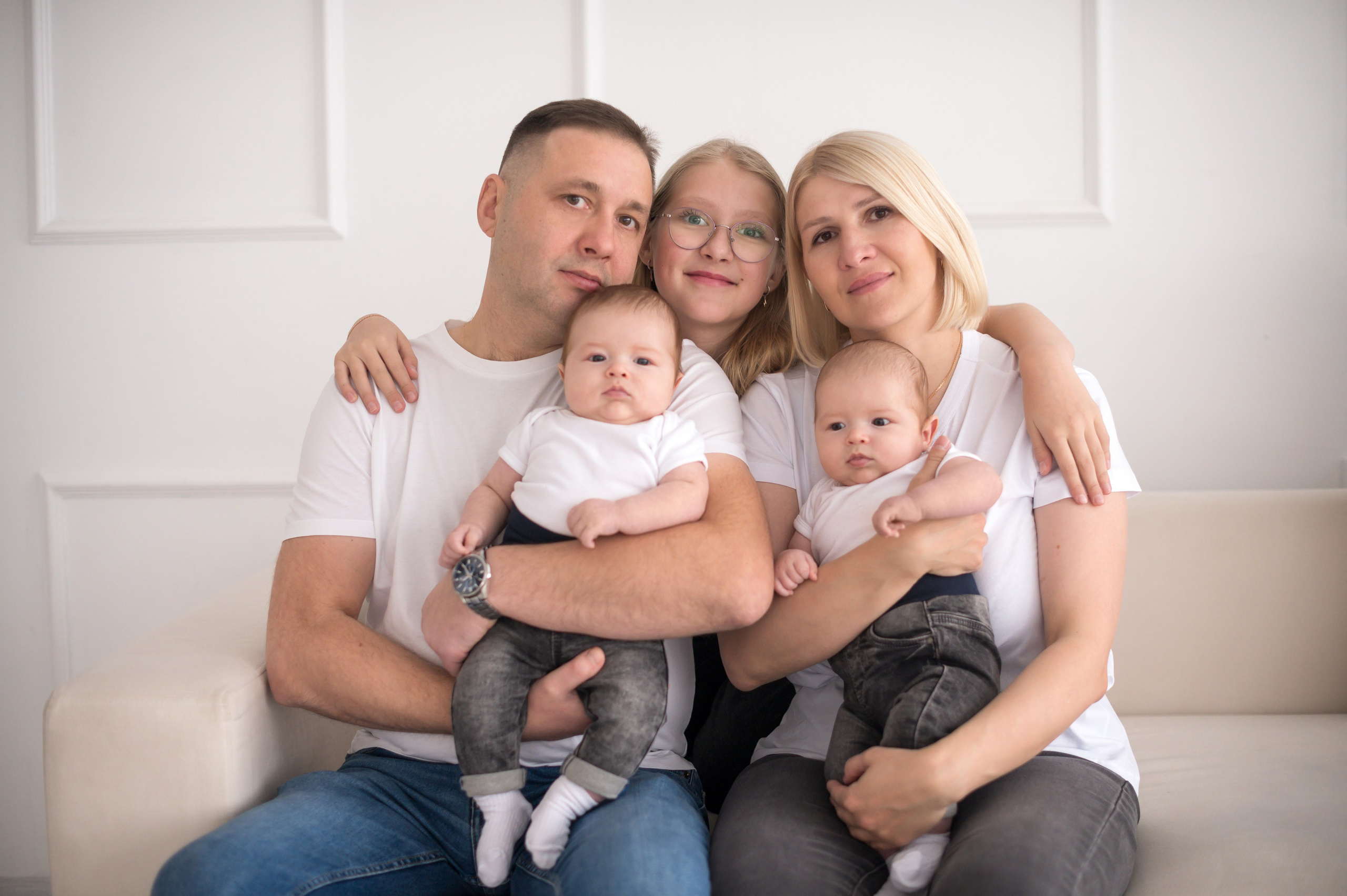 Семейная фотосессия в студии. Семейный и детский фотограф в Минске Надежда Савицкая