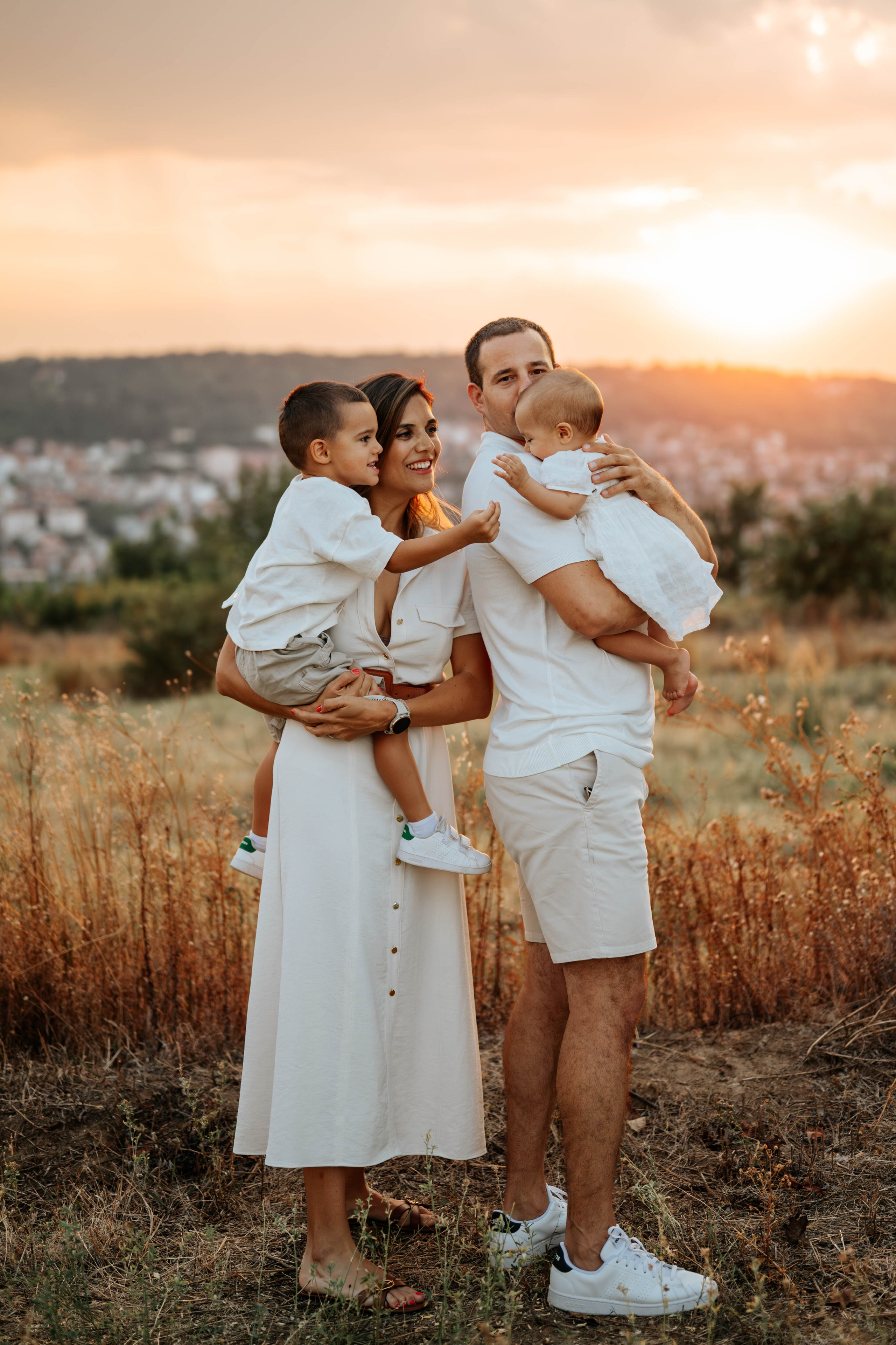 Bojana, Marko, Luka i Anika - porodično fotografisanje. Dečiji i porodični fotograf