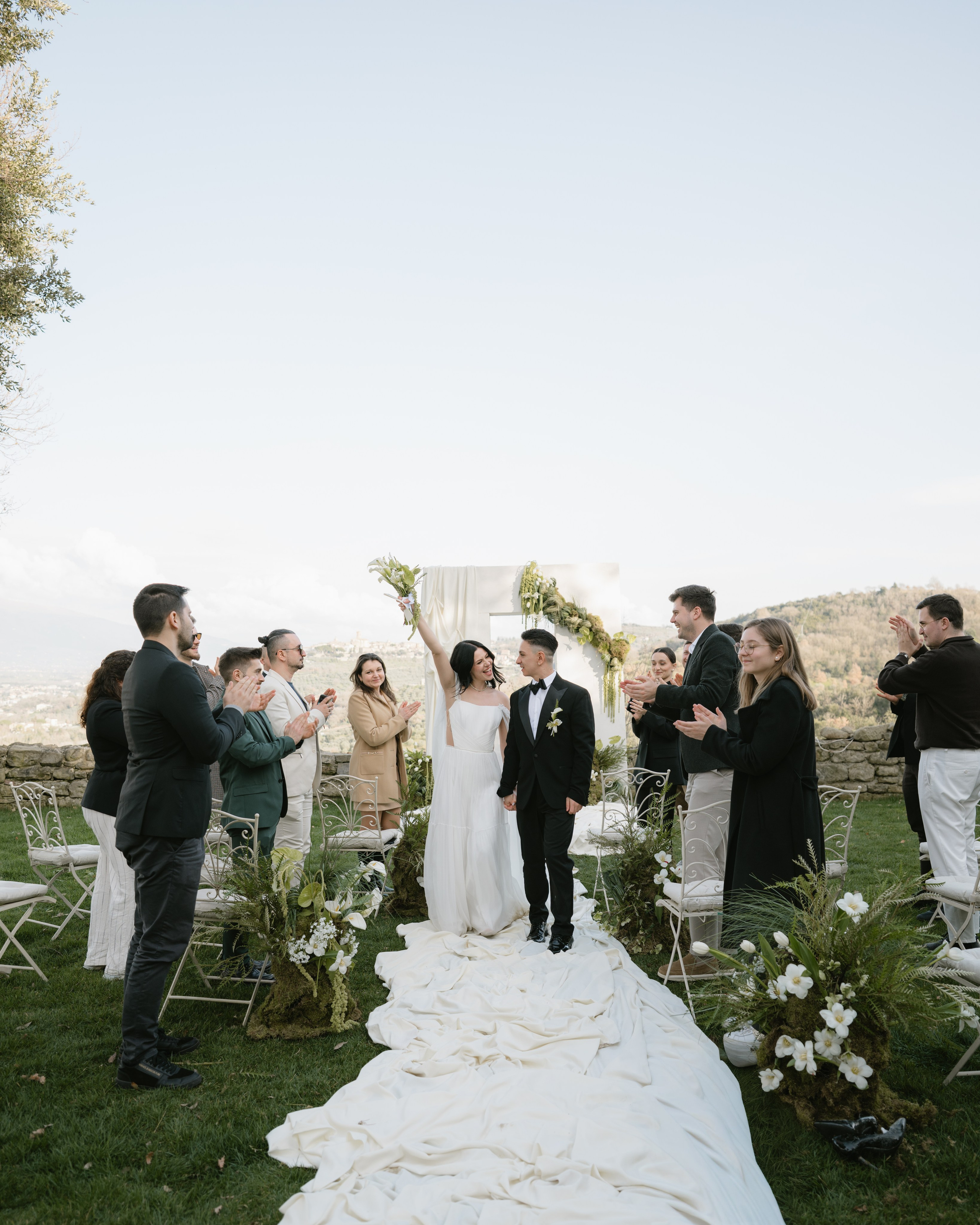 Castello di Rosciano Wedding Photographer Italy | The Mireas