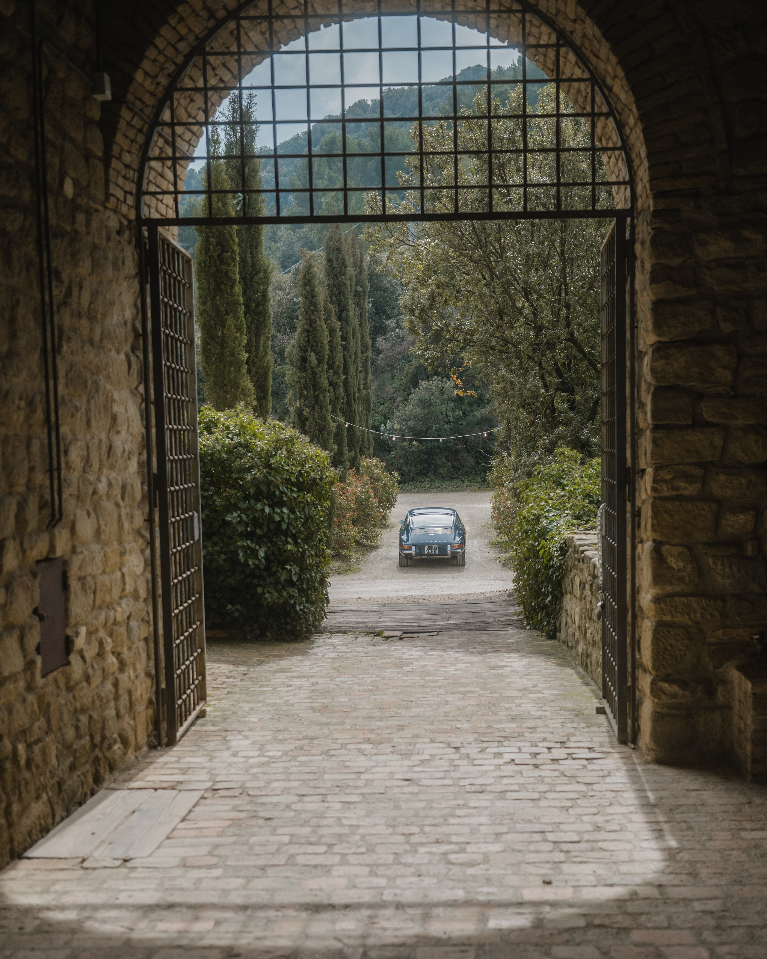 Castello di Rosciano Wedding Photographer Italy | The Mireas