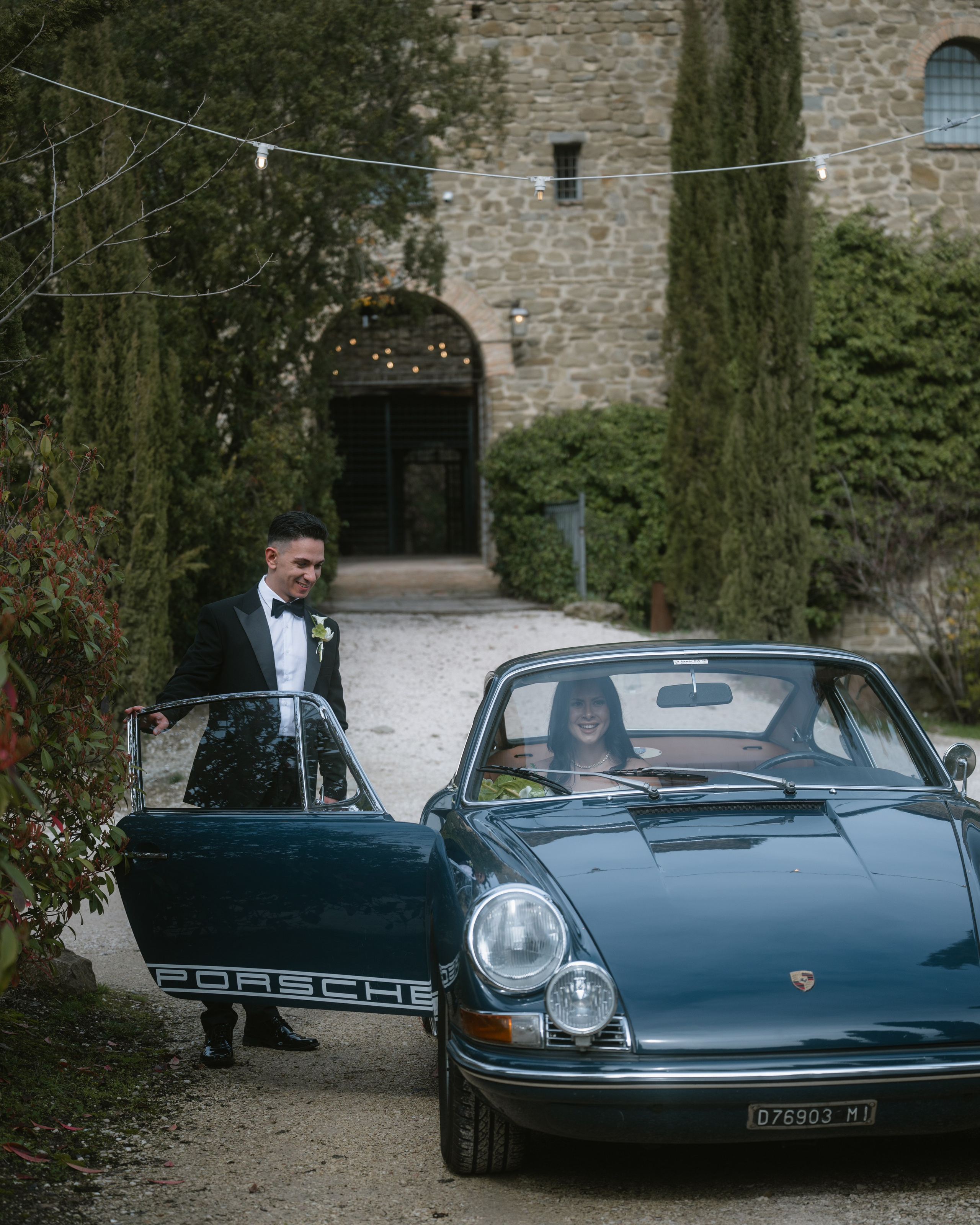 Castello di Rosciano Wedding Photographer Italy | The Mireas