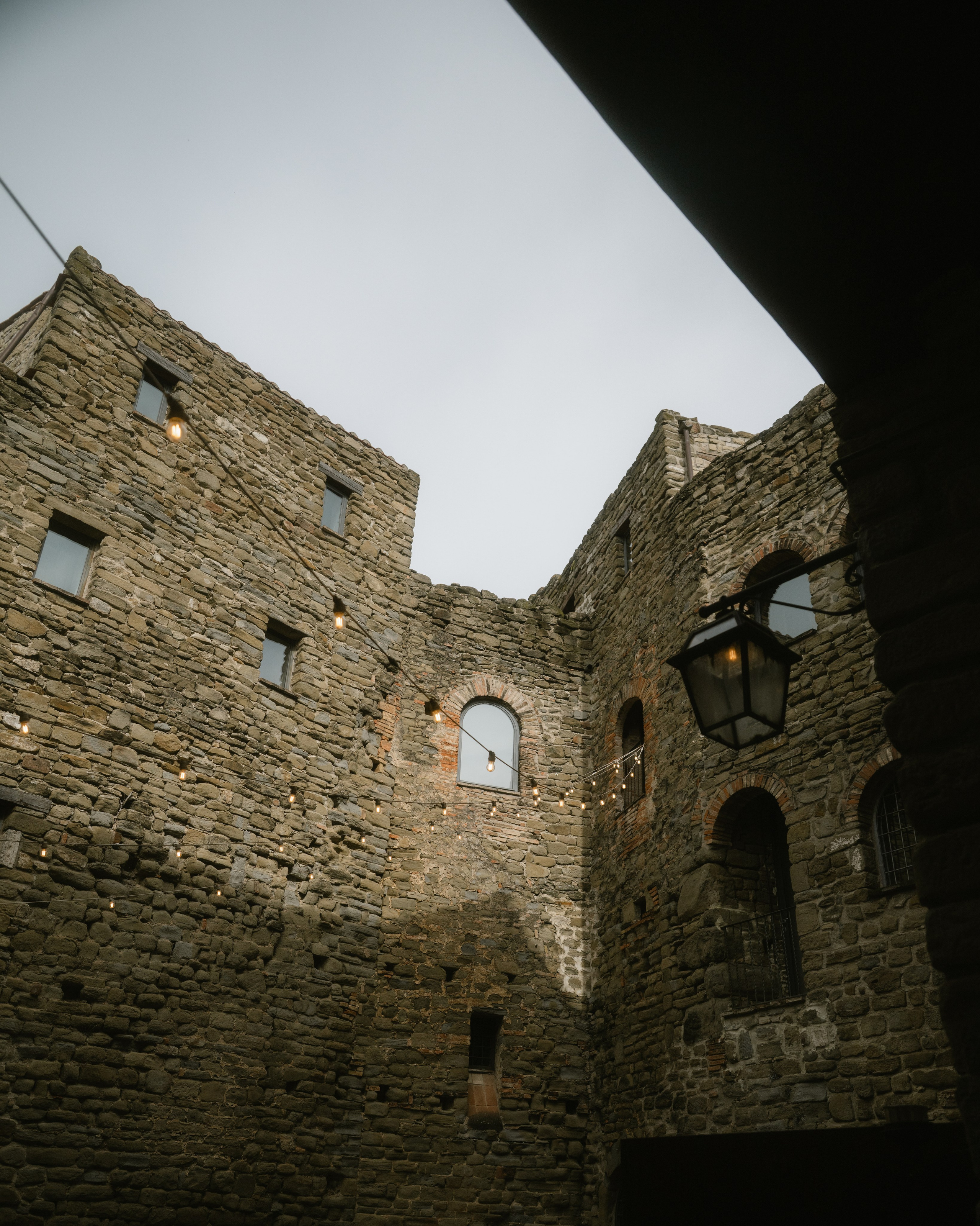 Castello di Rosciano Wedding Photographer Italy | The Mireas
