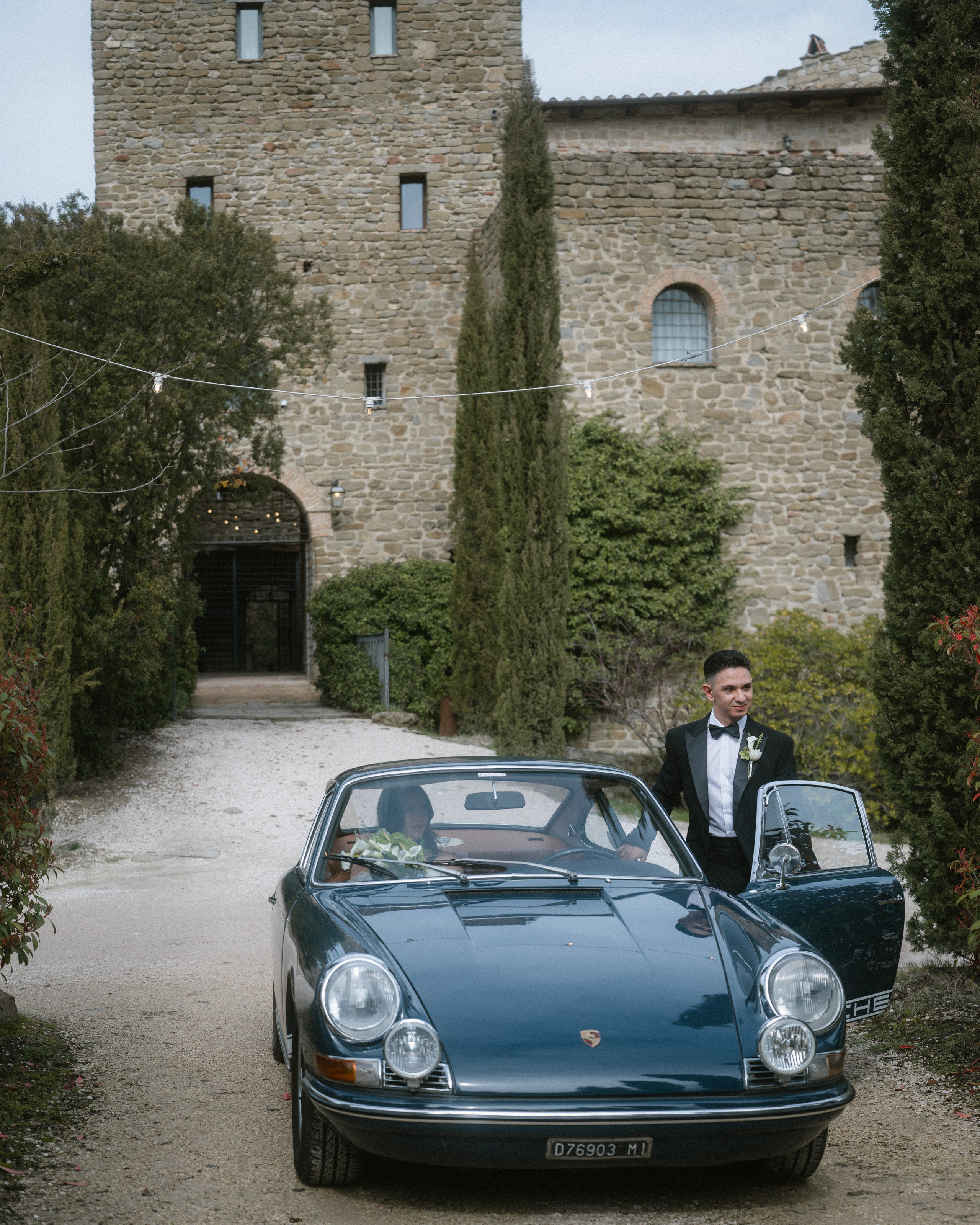 Castello di Rosciano Wedding Photographer Italy | The Mireas