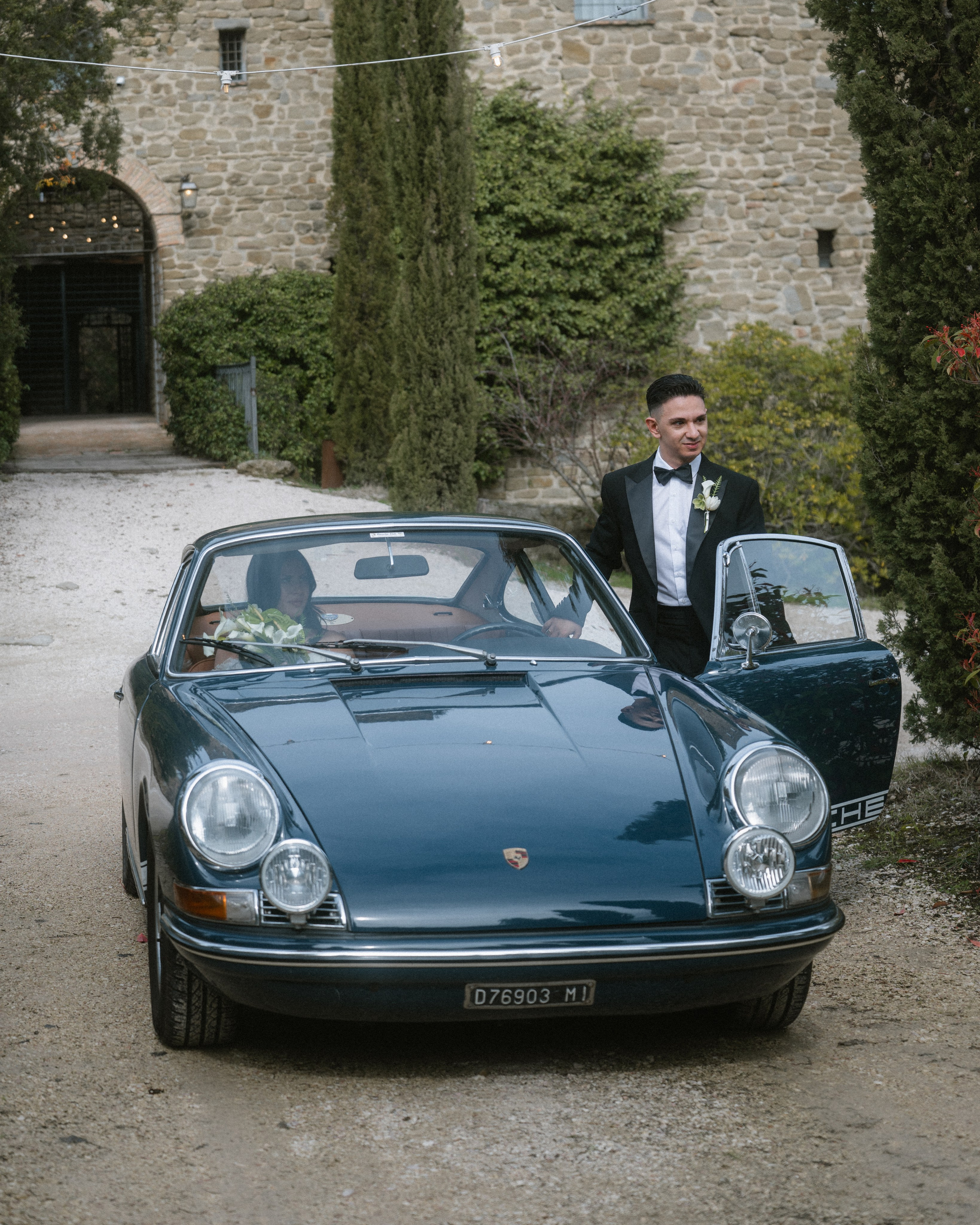Castello di Rosciano Wedding Photographer Italy | The Mireas