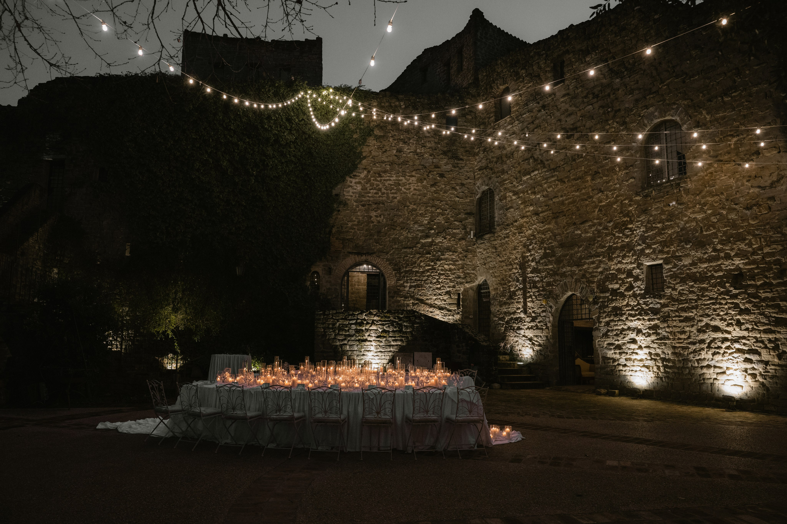 Castello di Rosciano Wedding Photographer Italy | The Mireas