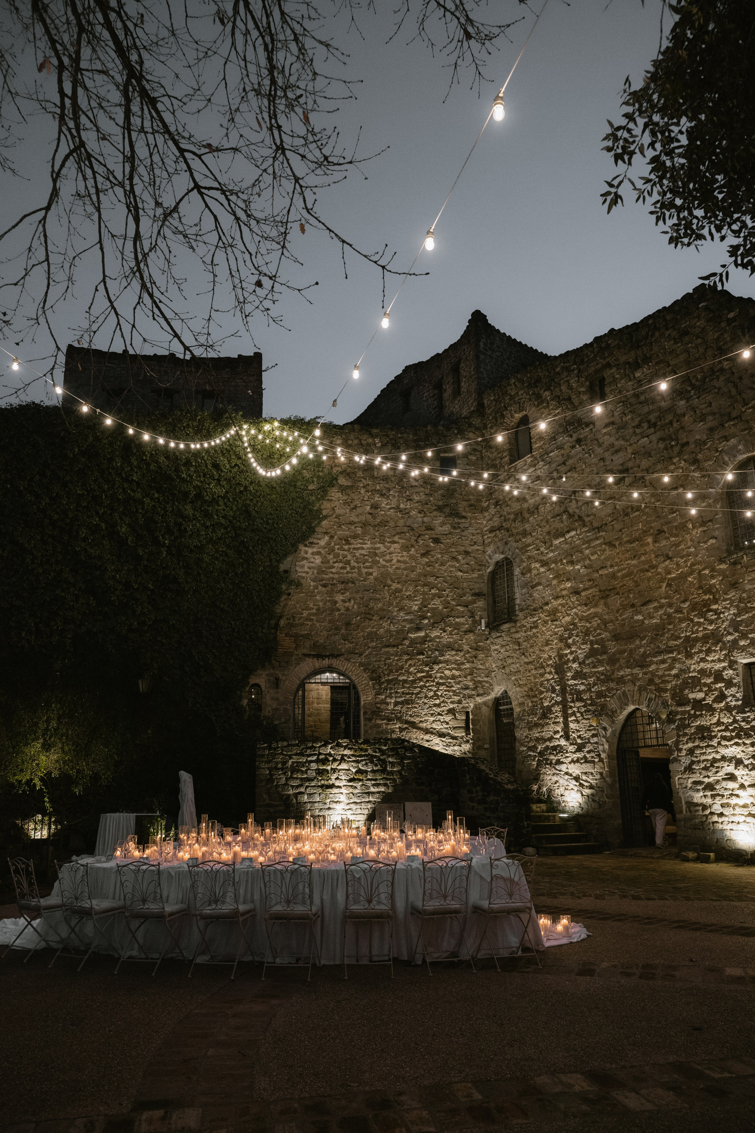 Castello di Rosciano Wedding Photographer Italy | The Mireas