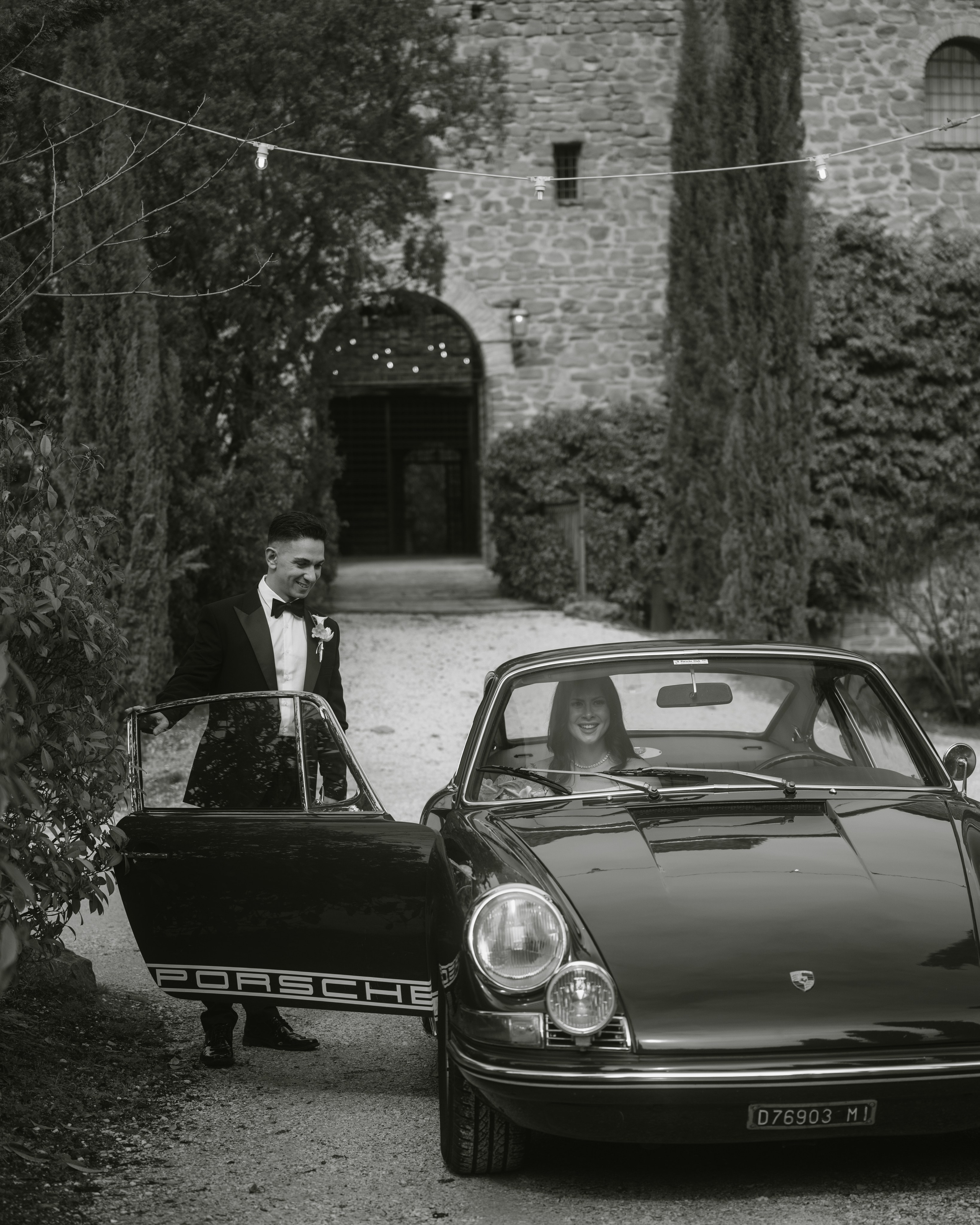 Castello di Rosciano Wedding Photographer Italy | The Mireas