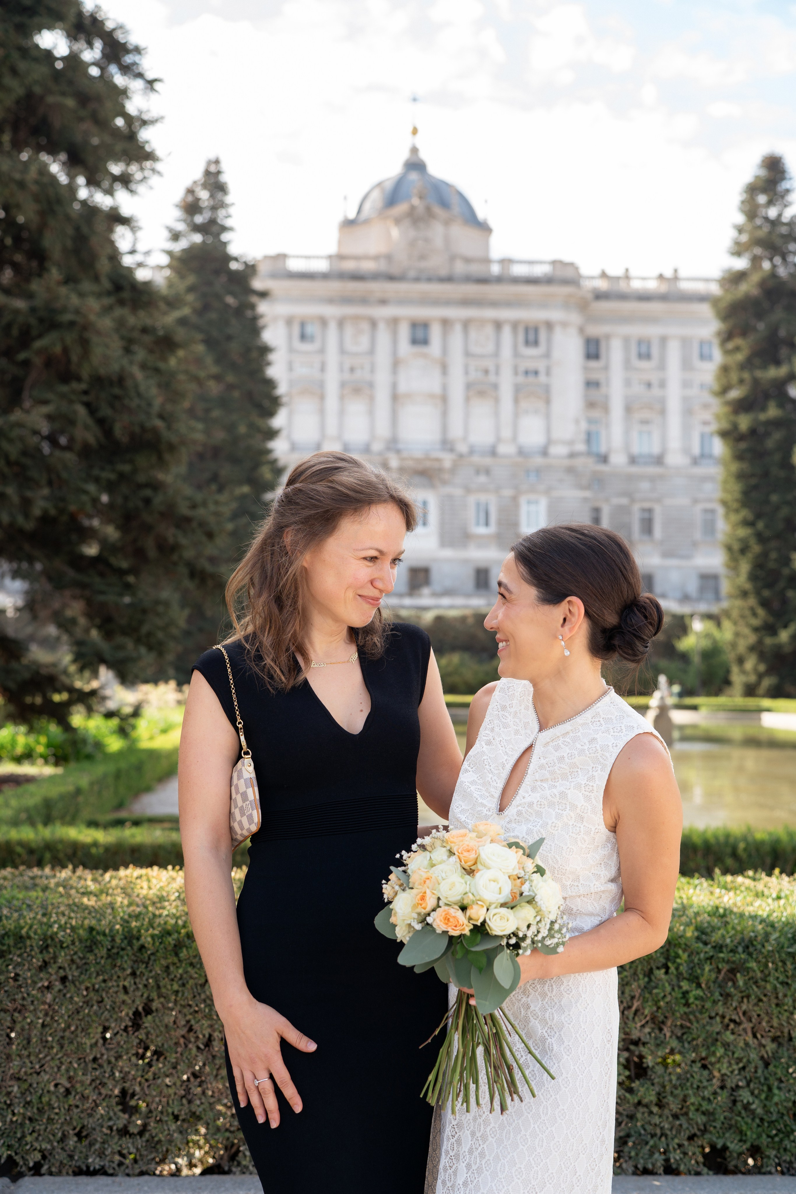 Elopement photoshoot in Madrid city centre. Fotógrafo en Madrid, España. Alyona Belyaninova