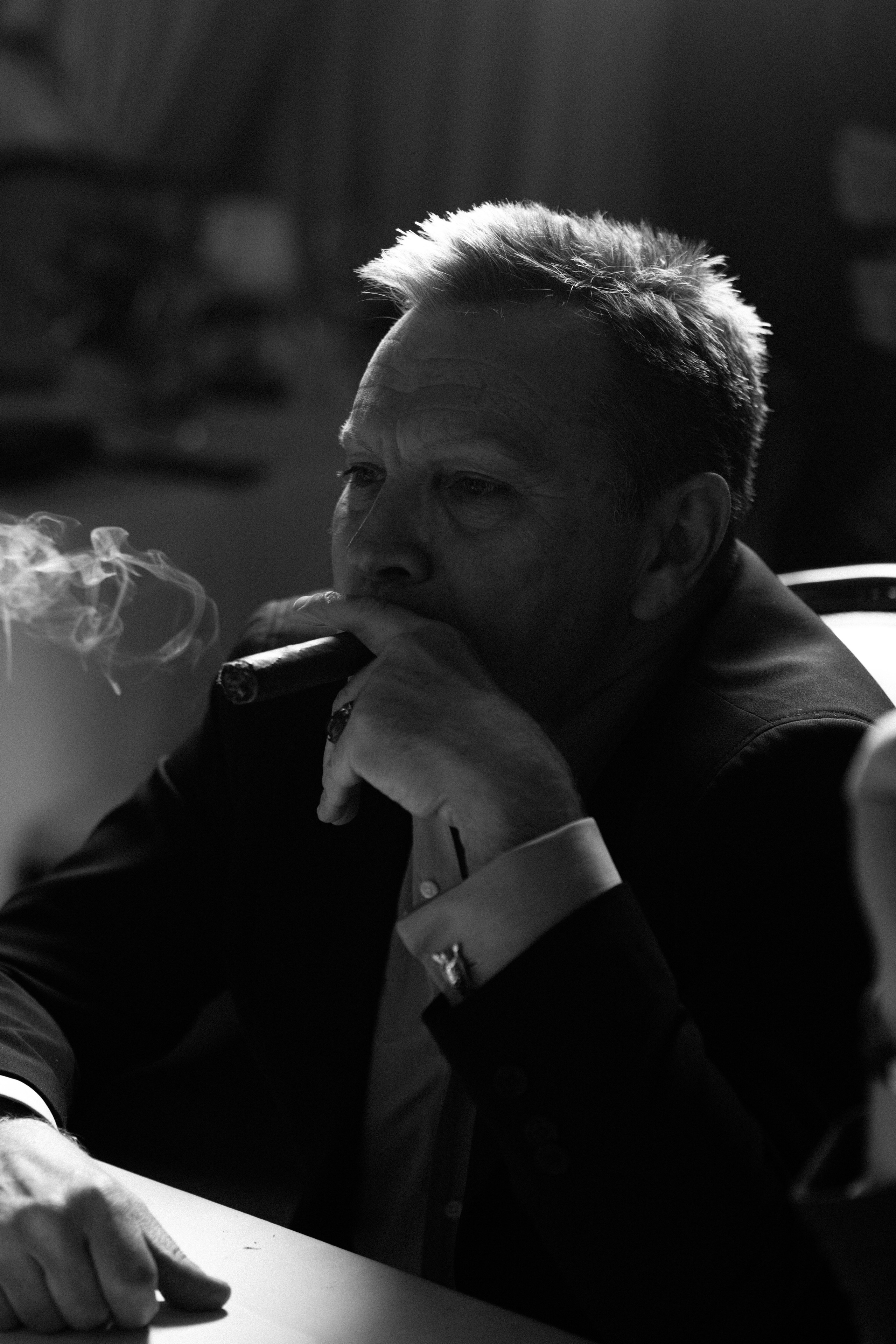 CIGAR CLUB. Wedding&Event photographer Ismail Rzayev in Baku