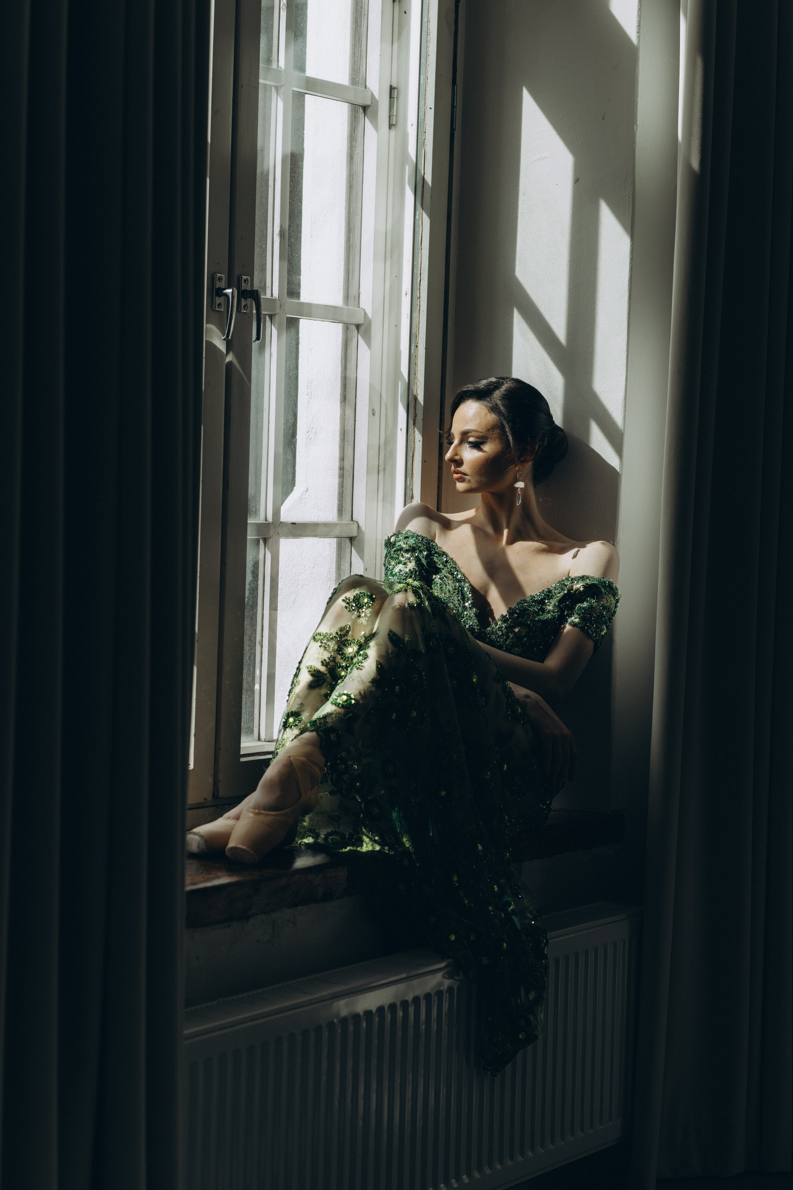 Riikka Couture, Riikka Ikäheimo, Violetta Keller, Portrait, Dancer. Wedding and potrait photographer in Helsinki Vickan O