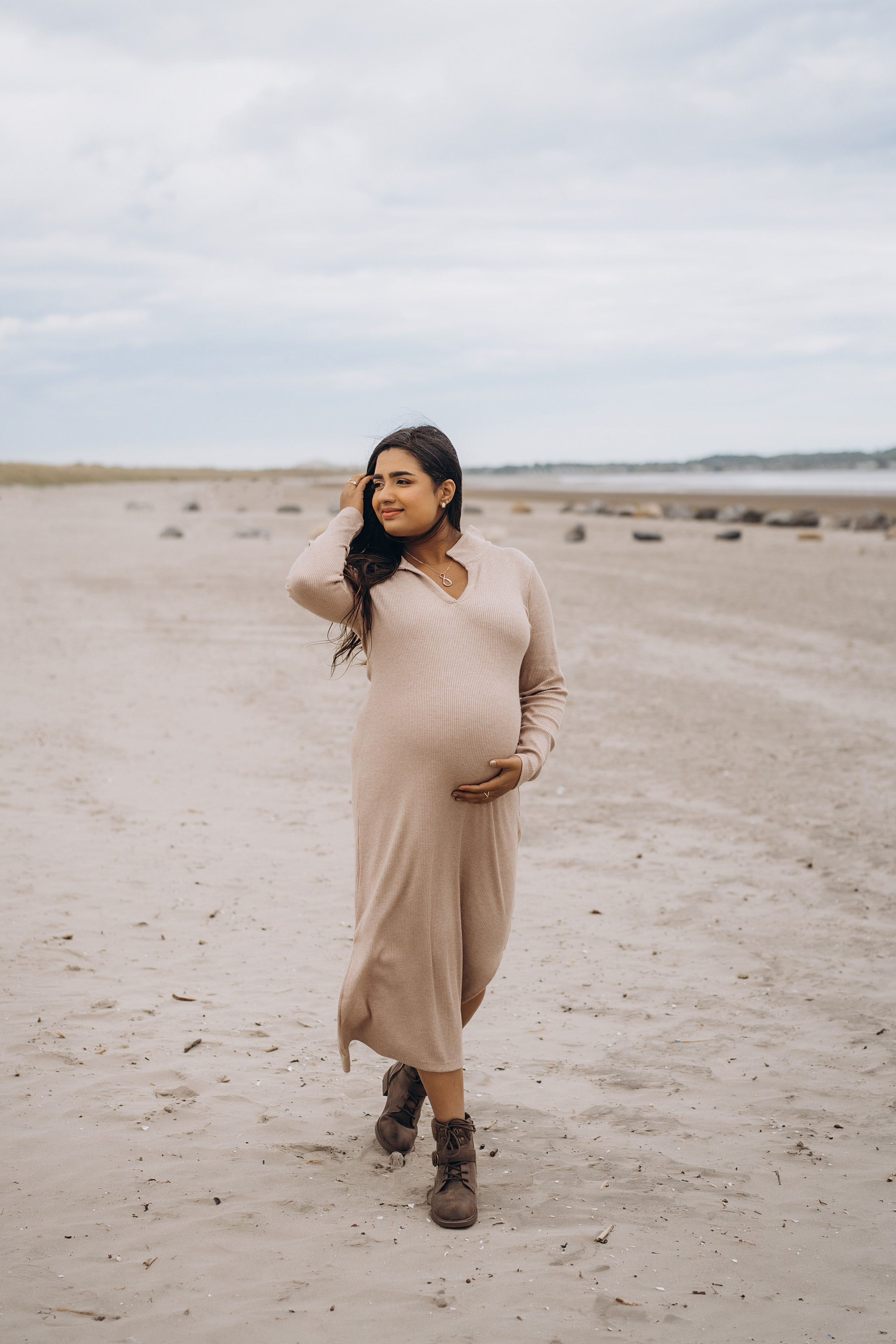 Meera: Bull island. Maternity/Love story/Wedding photographer