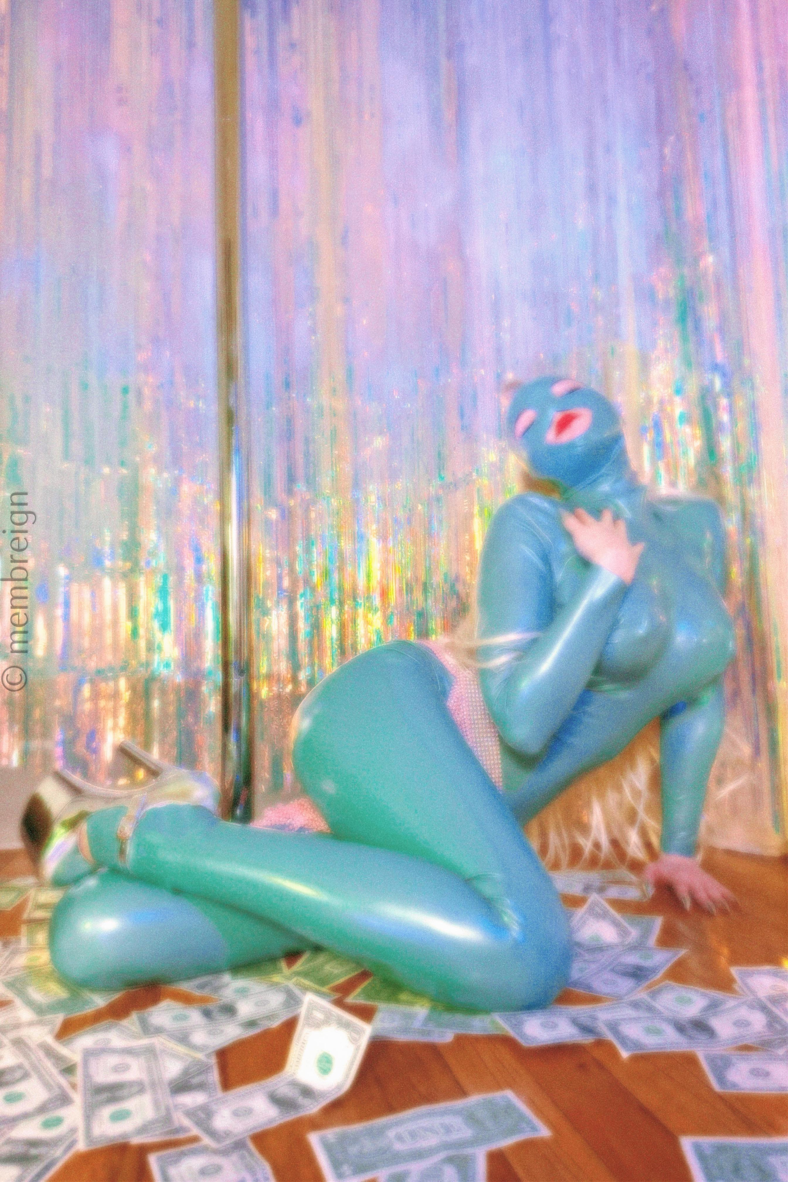 Look at me. Membreign