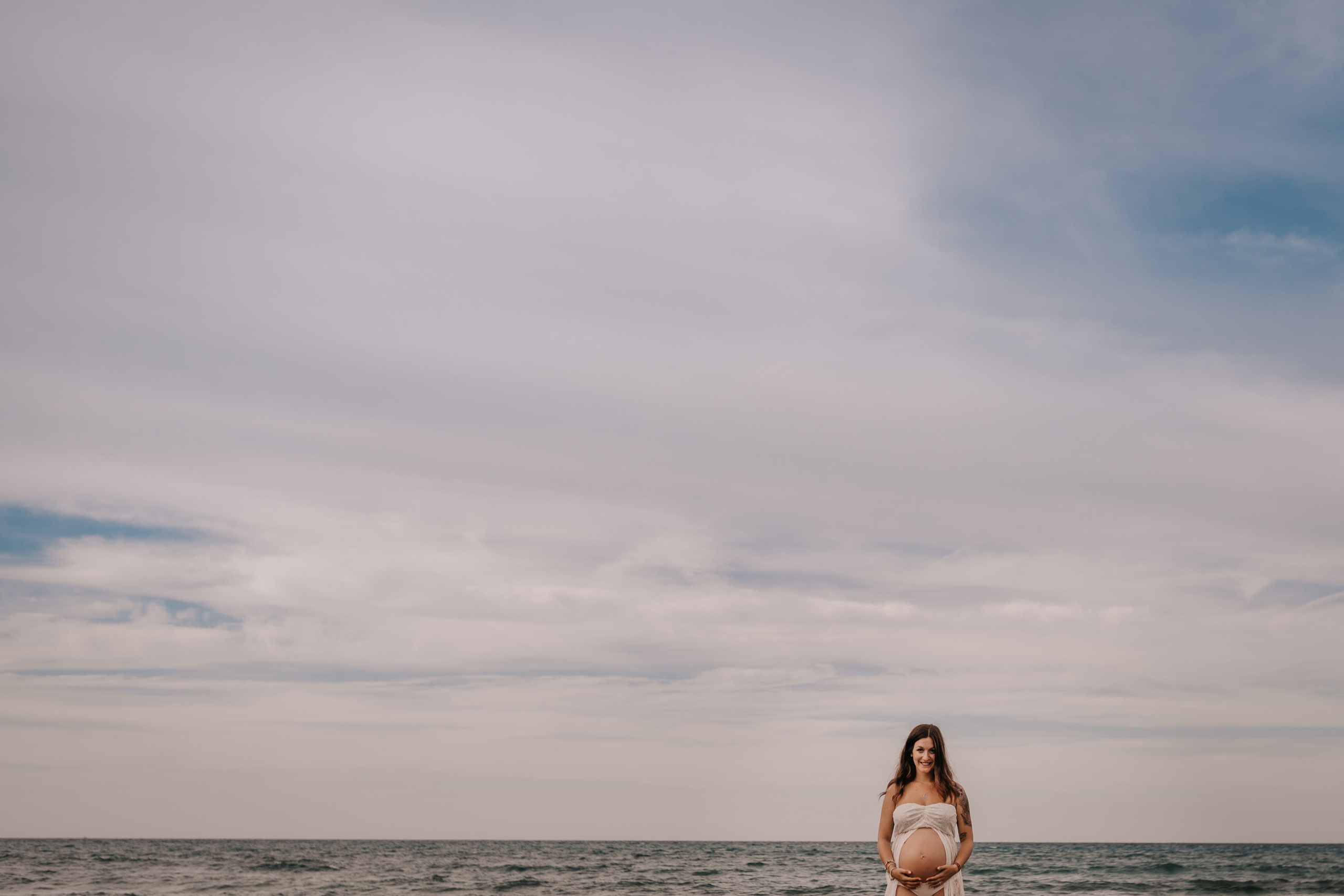 HAVING FUN ON THE BEACH. SPLASH Fotógrafo de bodas y familias en Palma de Mallorca | Mauricio Alcibar