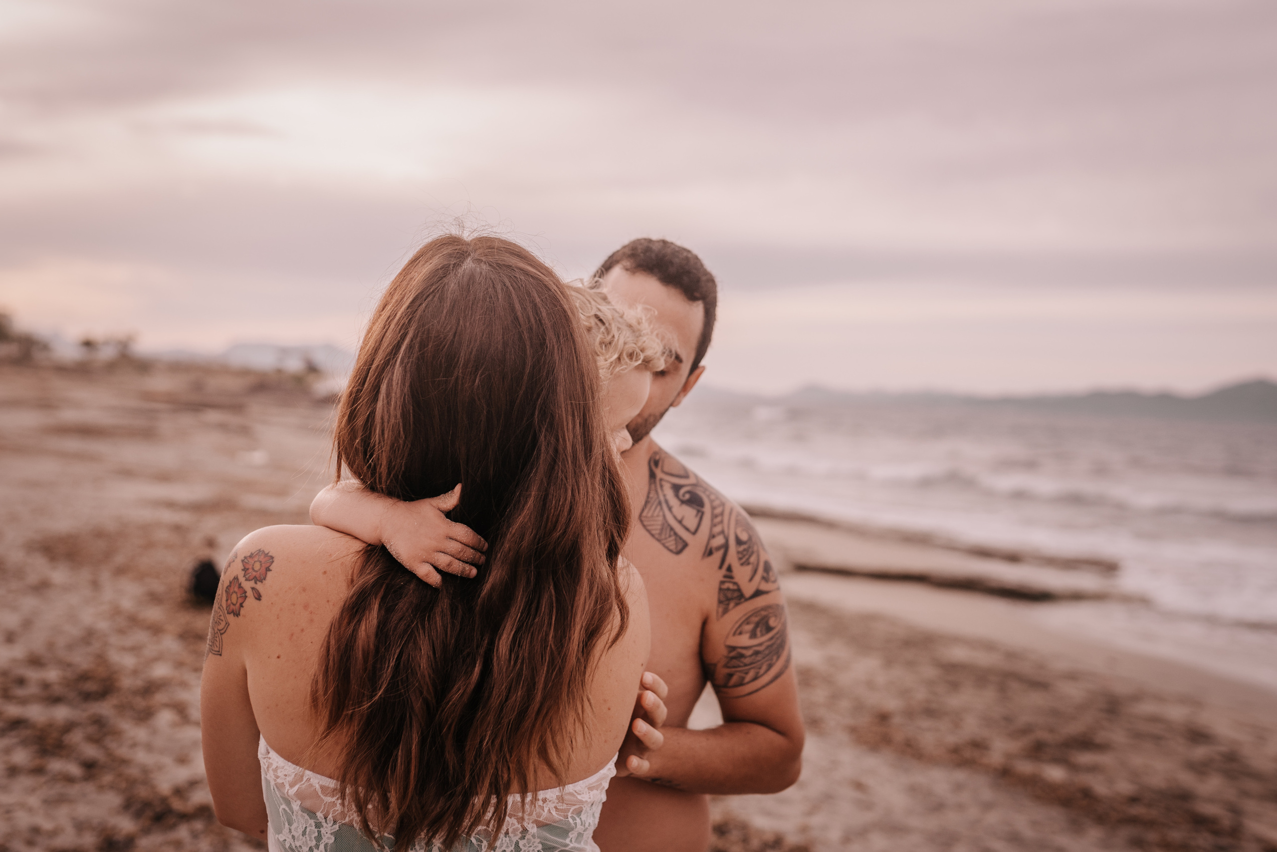 HAVING FUN ON THE BEACH. SPLASH Fotógrafo de bodas y familias en Palma de Mallorca | Mauricio Alcibar