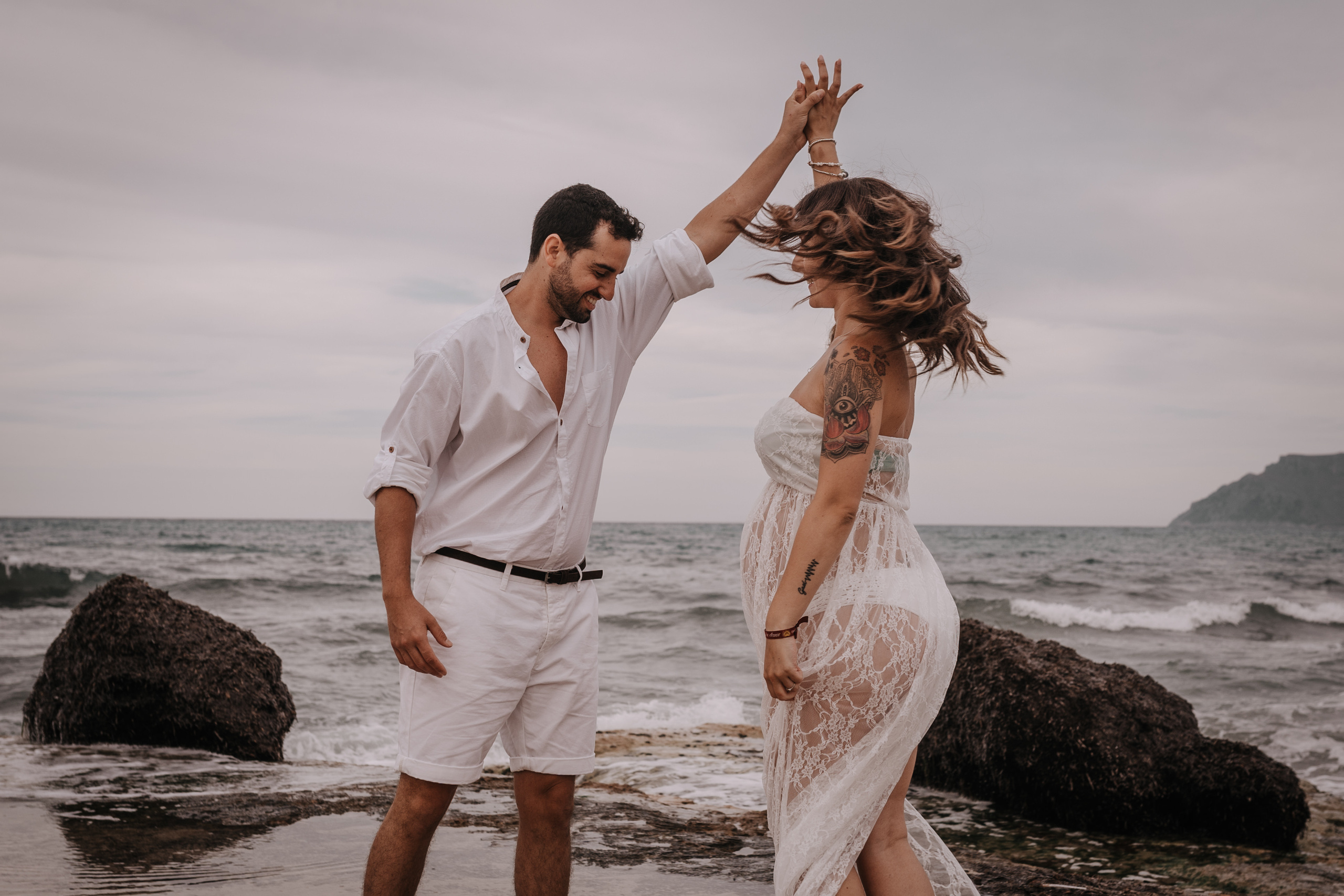 HAVING FUN ON THE BEACH. SPLASH Fotógrafo de bodas y familias en Palma de Mallorca | Mauricio Alcibar