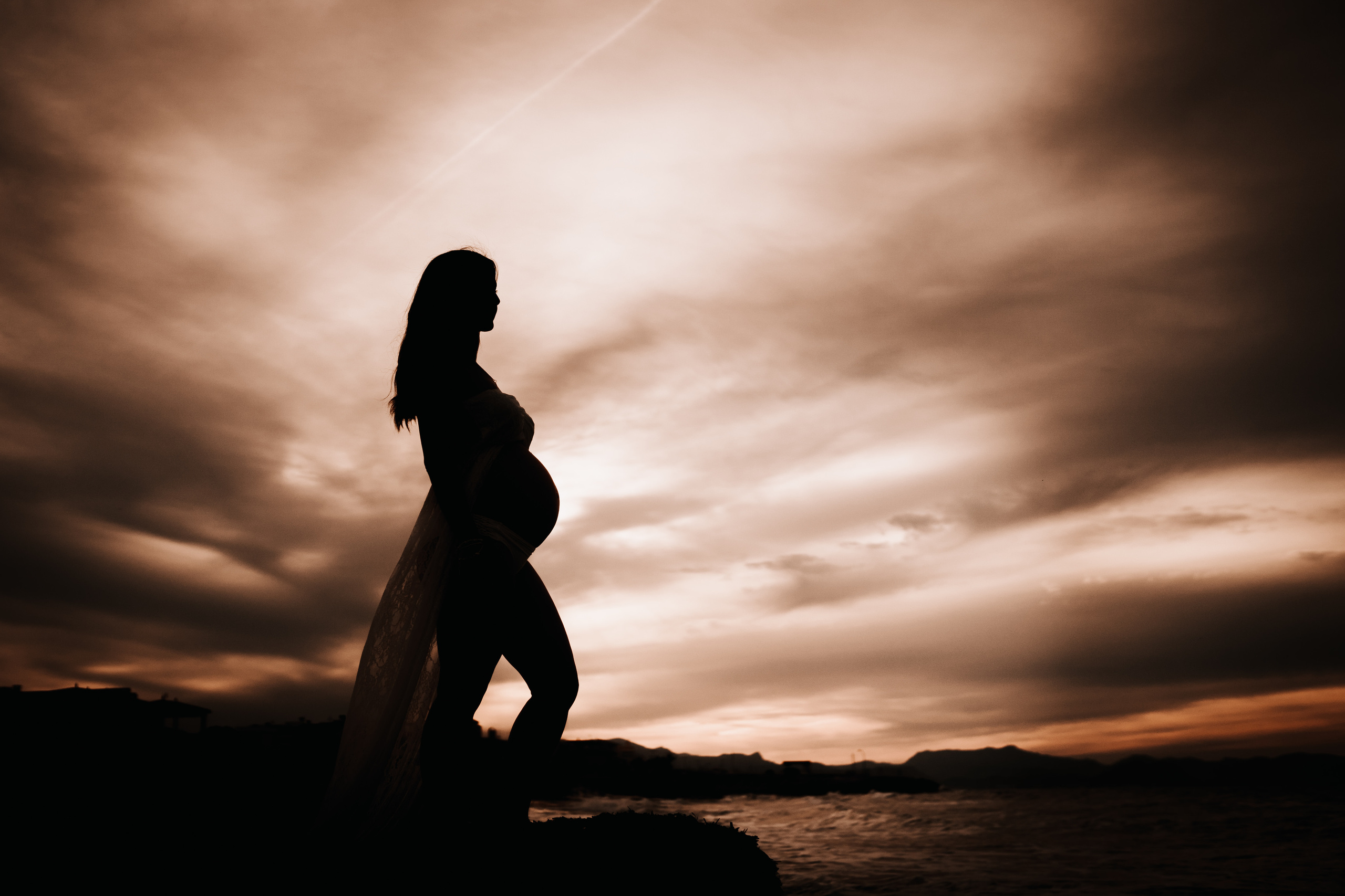 HAVING FUN ON THE BEACH. SPLASH Fotógrafo de bodas y familias en Palma de Mallorca | Mauricio Alcibar