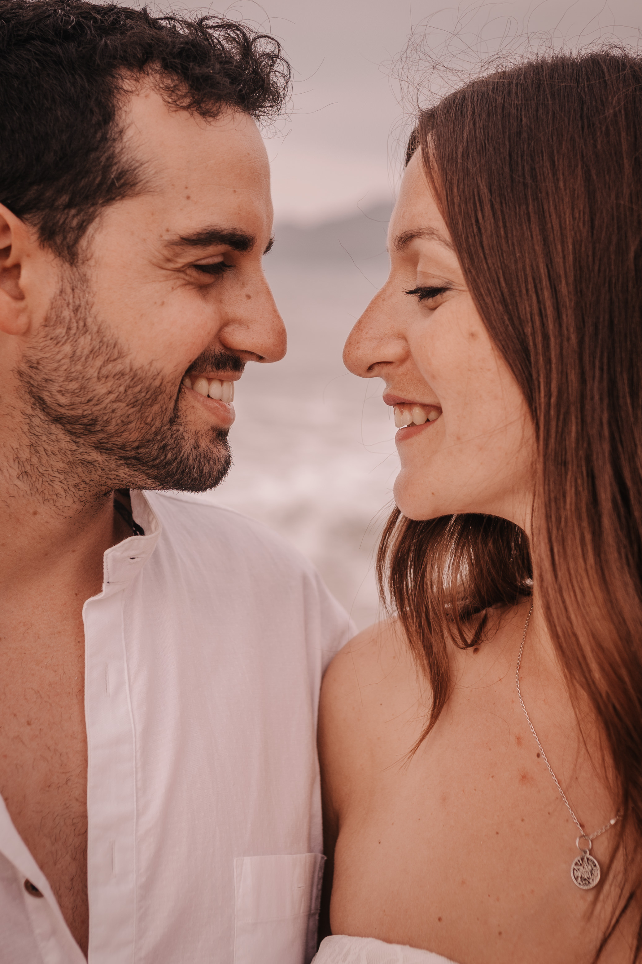 HAVING FUN ON THE BEACH. SPLASH Fotógrafo de bodas y familias en Palma de Mallorca | Mauricio Alcibar