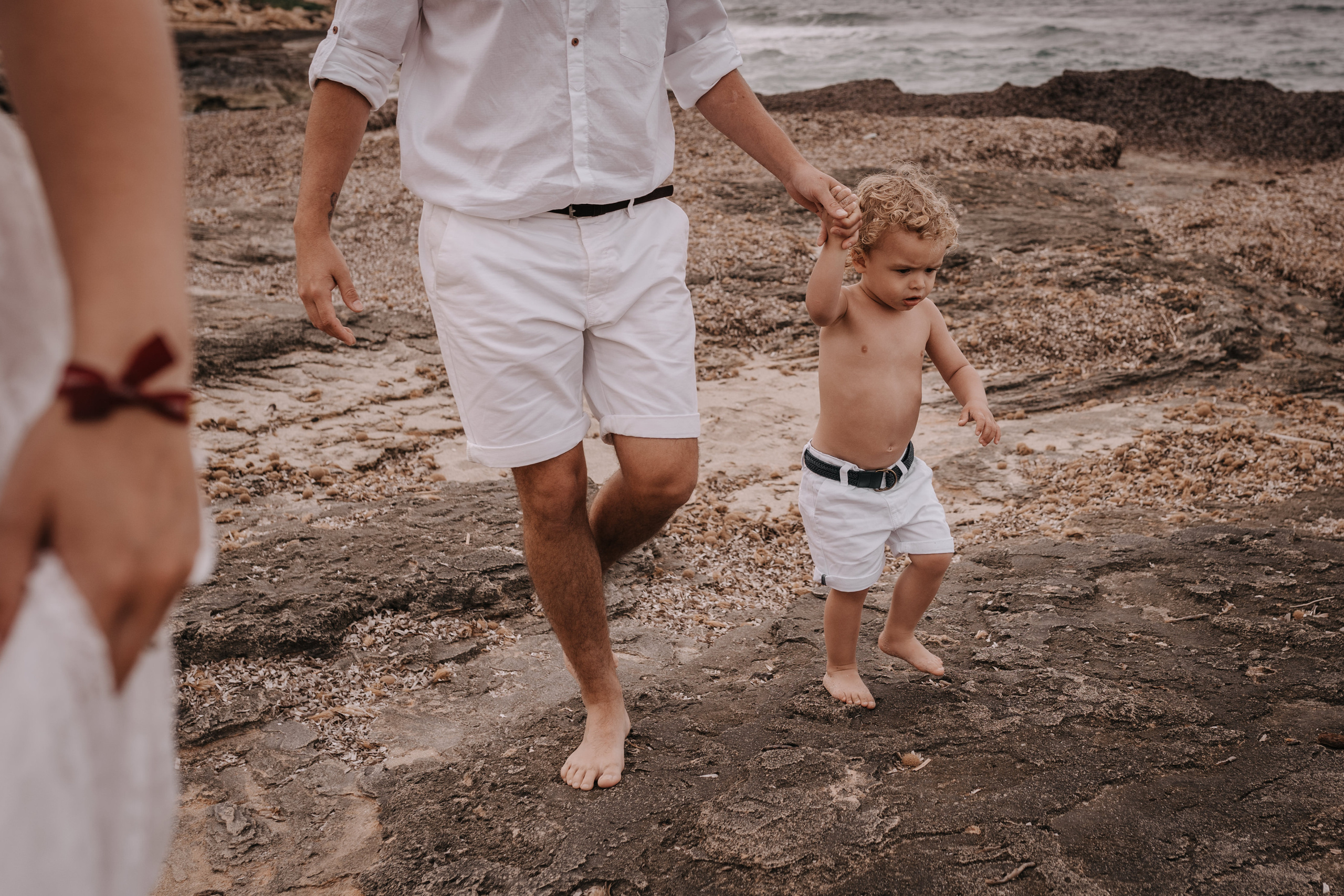 HAVING FUN ON THE BEACH. SPLASH Fotógrafo de bodas y familias en Palma de Mallorca | Mauricio Alcibar