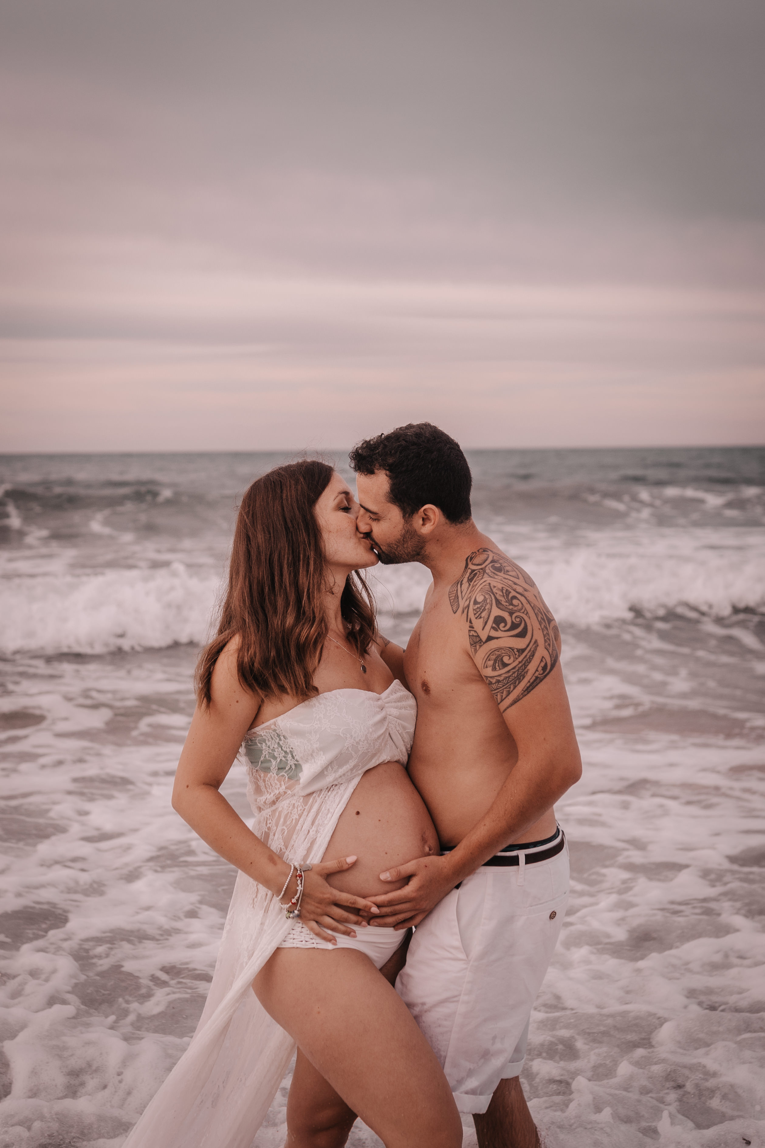HAVING FUN ON THE BEACH. SPLASH Fotógrafo de bodas y familias en Palma de Mallorca | Mauricio Alcibar