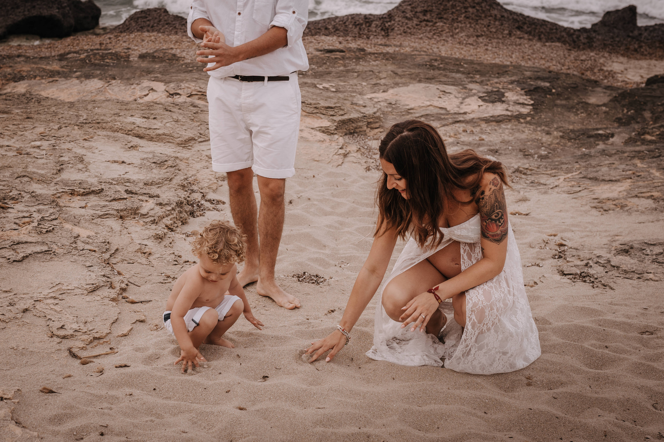 HAVING FUN ON THE BEACH. SPLASH Fotógrafo de bodas y familias en Palma de Mallorca | Mauricio Alcibar