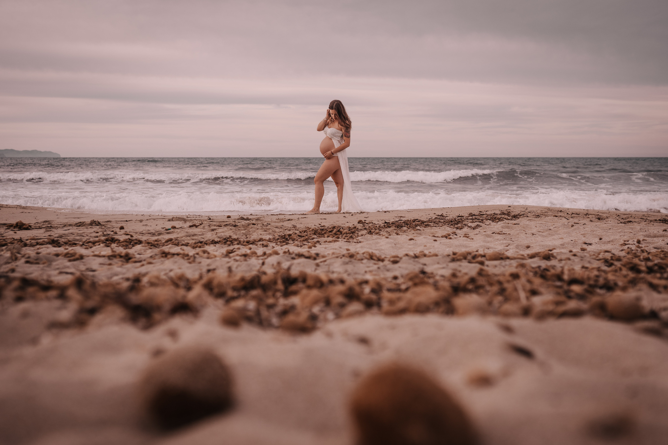 HAVING FUN ON THE BEACH. SPLASH Fotógrafo de bodas y familias en Palma de Mallorca | Mauricio Alcibar