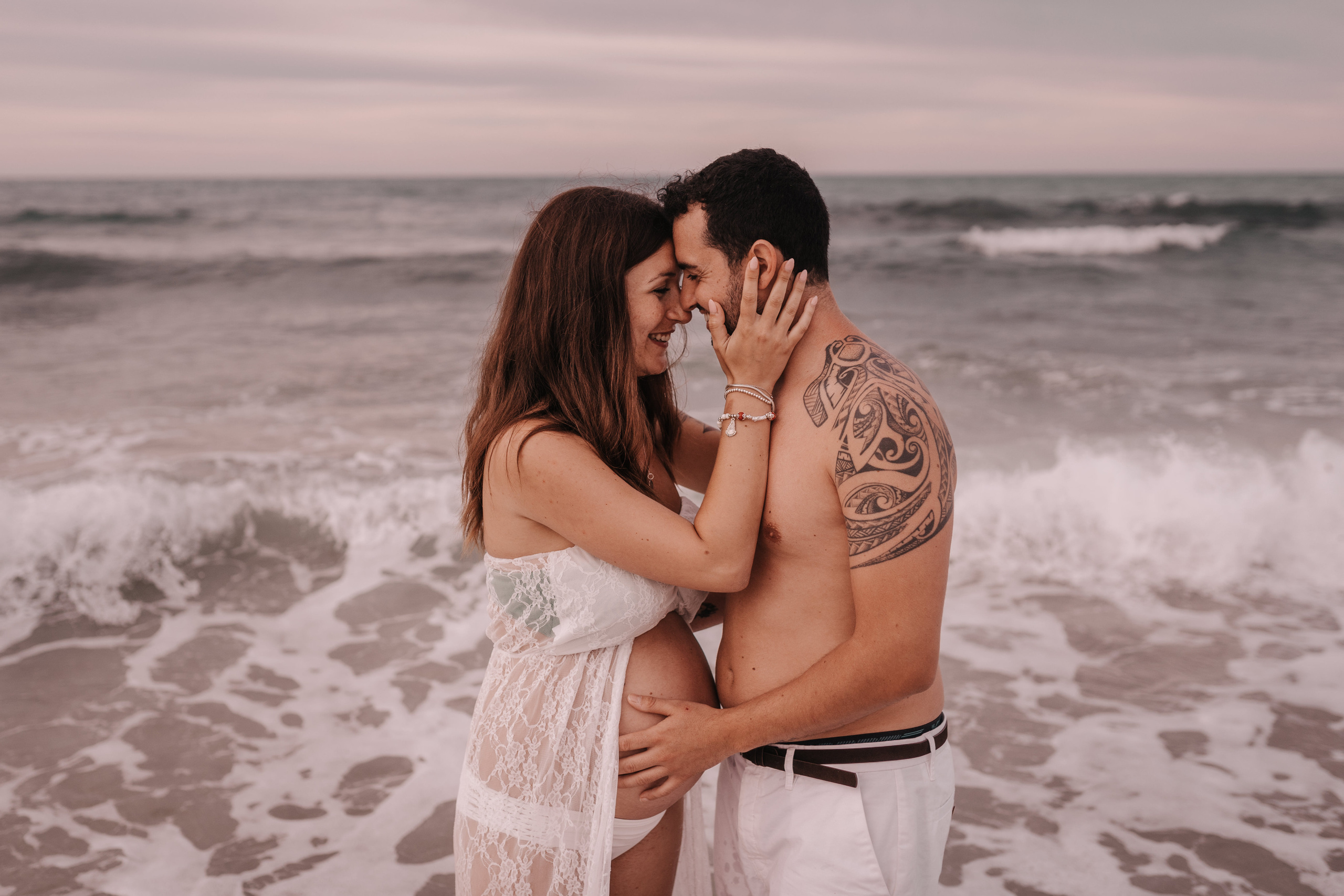 HAVING FUN ON THE BEACH. SPLASH Fotógrafo de bodas y familias en Palma de Mallorca | Mauricio Alcibar