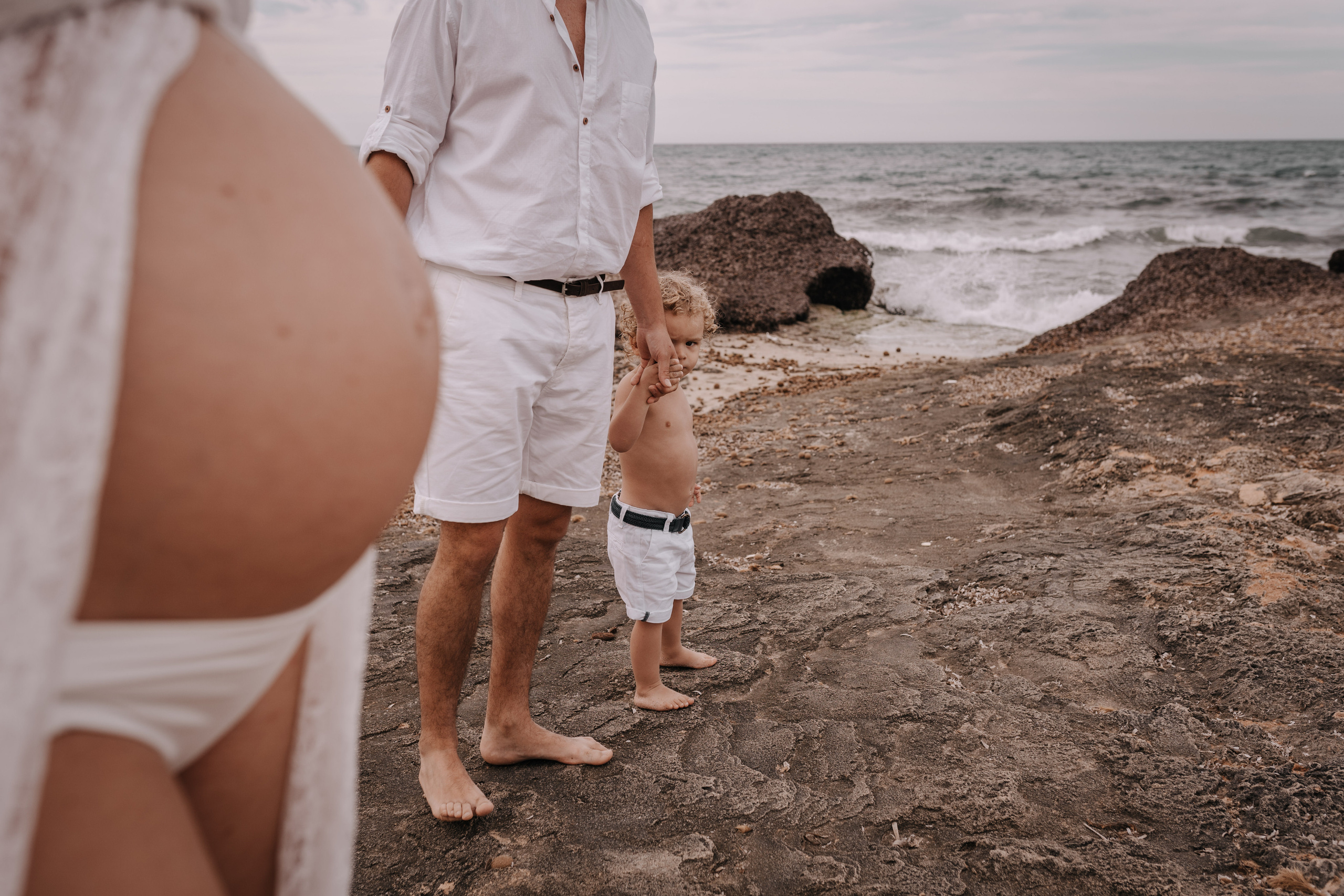 HAVING FUN ON THE BEACH. SPLASH Fotógrafo de bodas y familias en Palma de Mallorca | Mauricio Alcibar