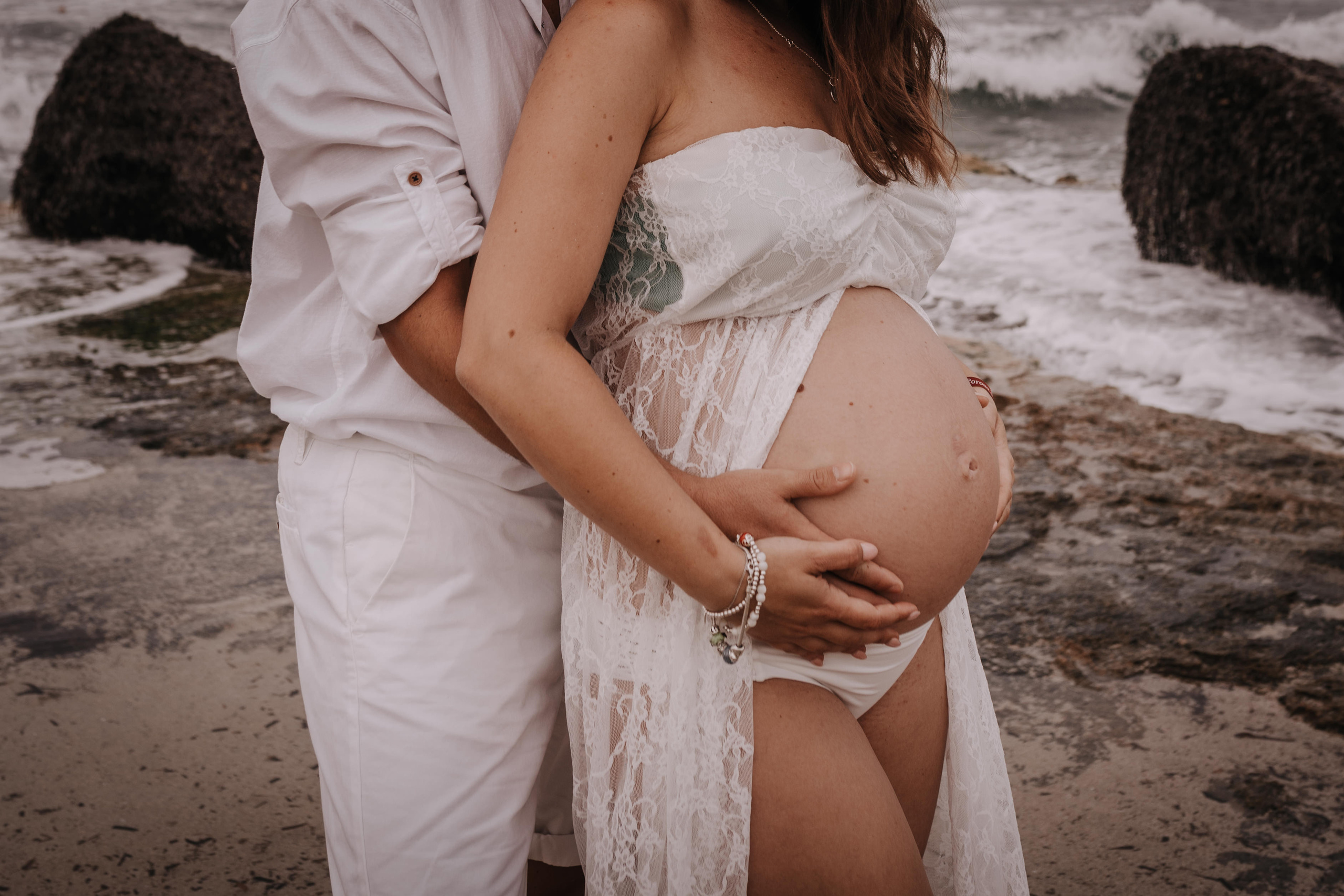 HAVING FUN ON THE BEACH. SPLASH Fotógrafo de bodas y familias en Palma de Mallorca | Mauricio Alcibar
