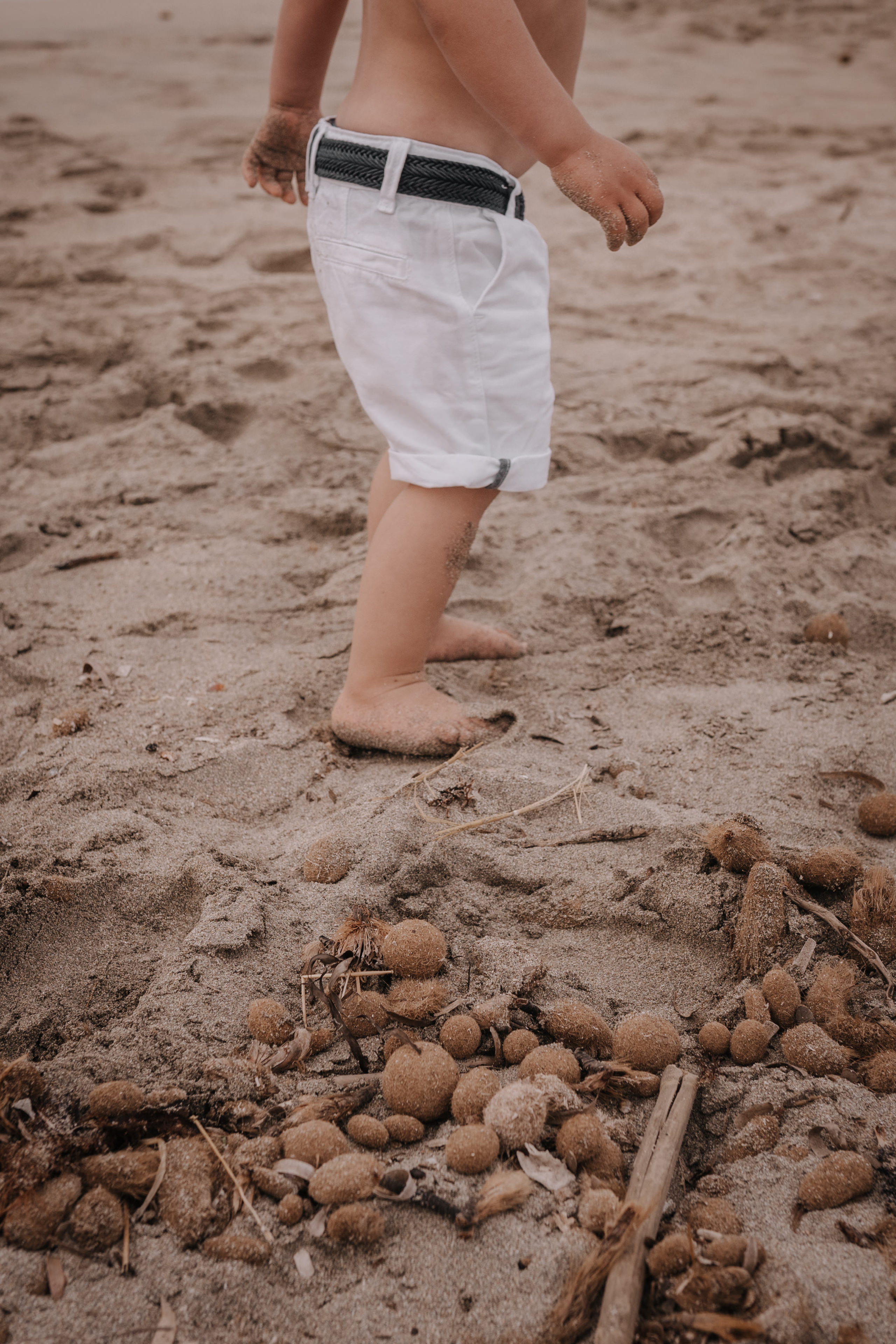 HAVING FUN ON THE BEACH. SPLASH Fotógrafo de bodas y familias en Palma de Mallorca | Mauricio Alcibar