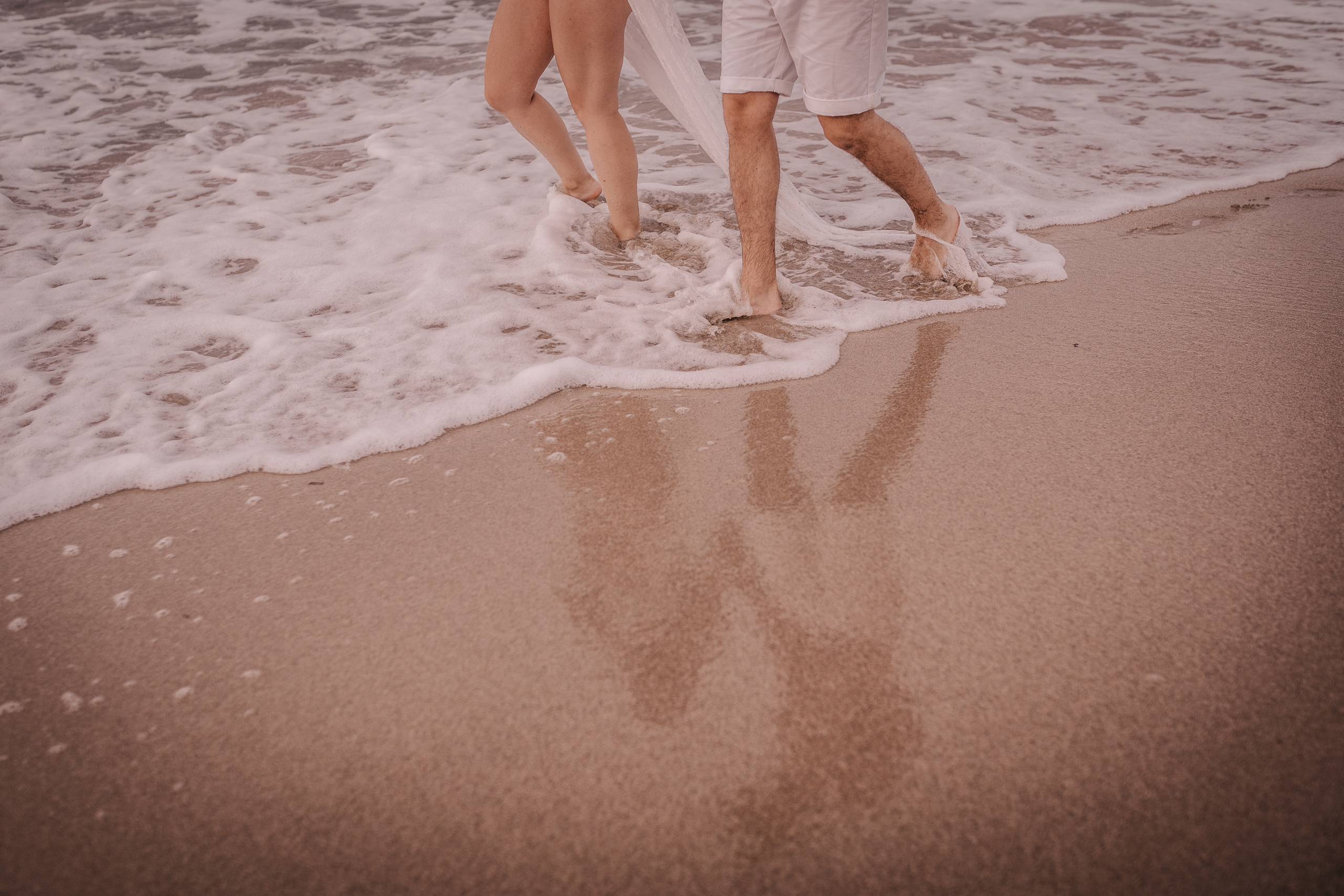 HAVING FUN ON THE BEACH. SPLASH Fotógrafo de bodas y familias en Palma de Mallorca | Mauricio Alcibar