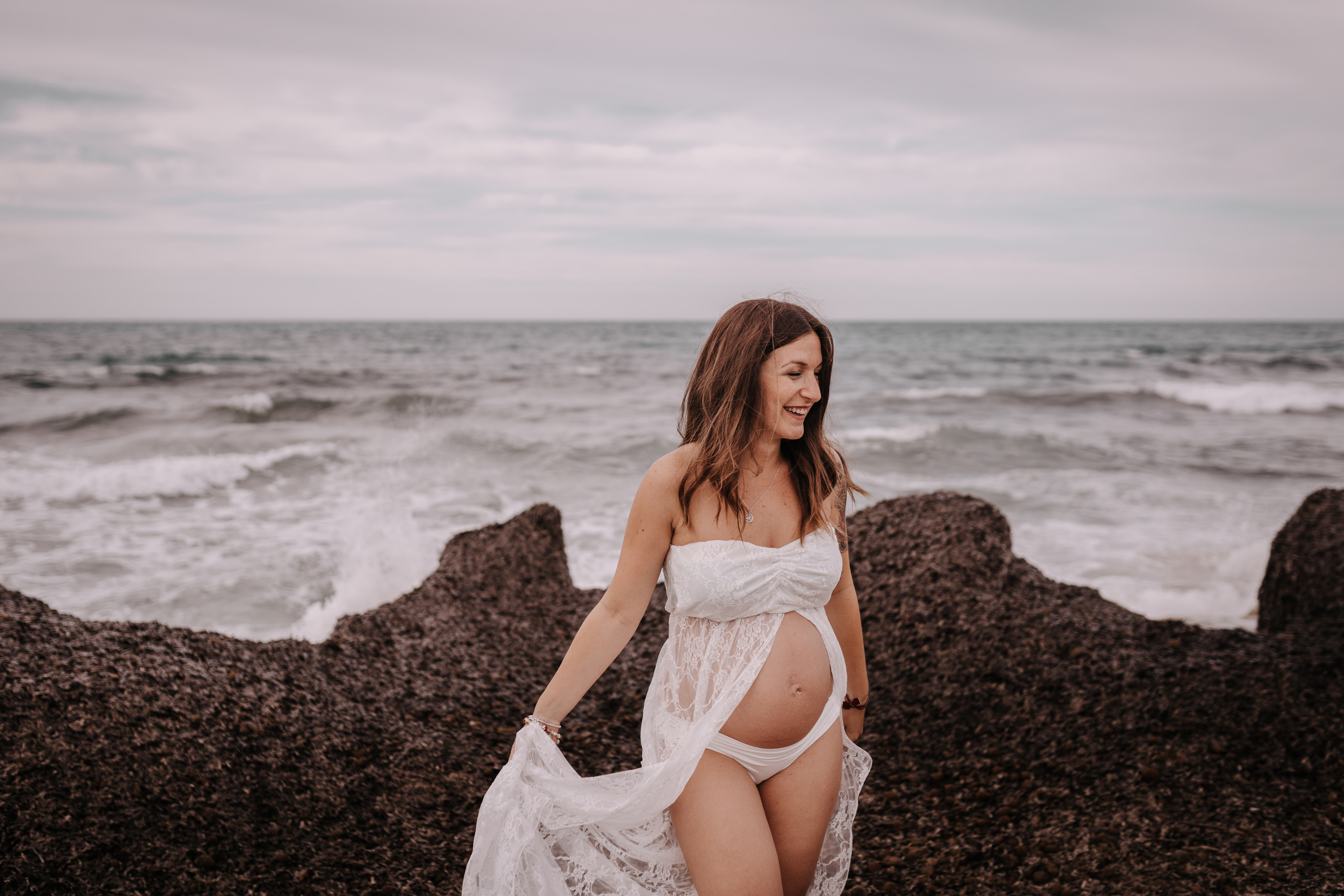 HAVING FUN ON THE BEACH. SPLASH Fotógrafo de bodas y familias en Palma de Mallorca | Mauricio Alcibar