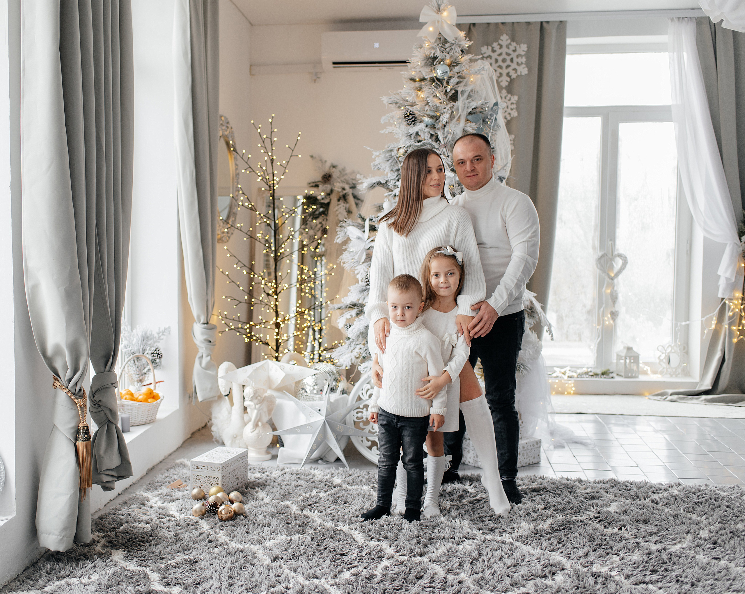 New Year Happy Family. Wedding photographer from Moldova Alexey Chipchiu