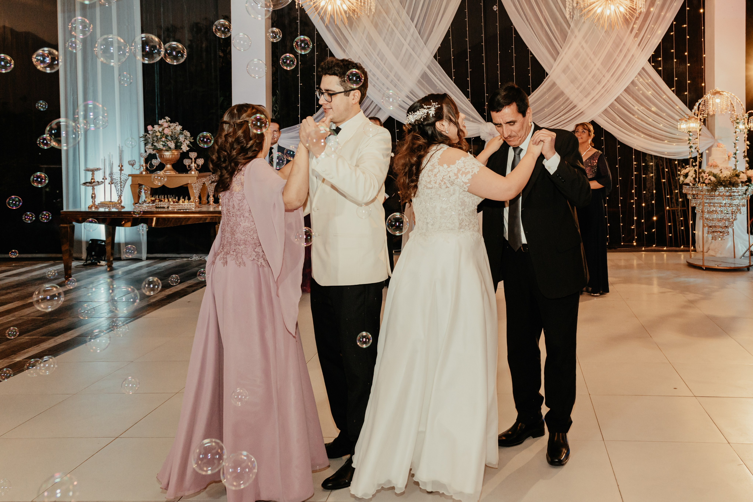 VANIA + LUIS BODA CIVIL. Studio KVTA | Fotografía y Video de Bodas en Arequipa