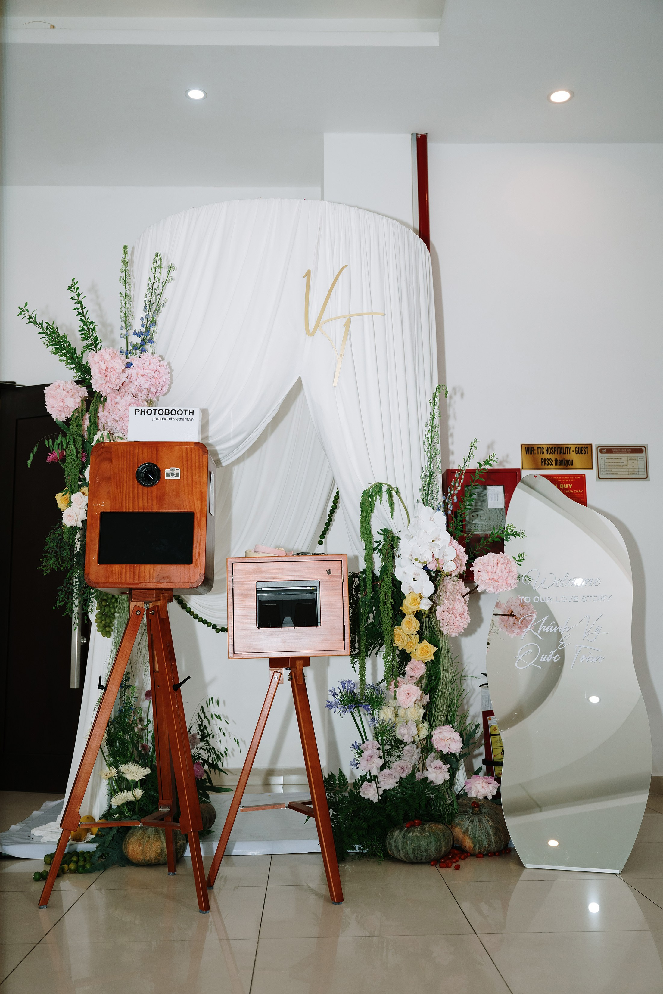 TOAN & VY / Wedding Journalism. Saigon Wedding Present | Art Beyond Moments