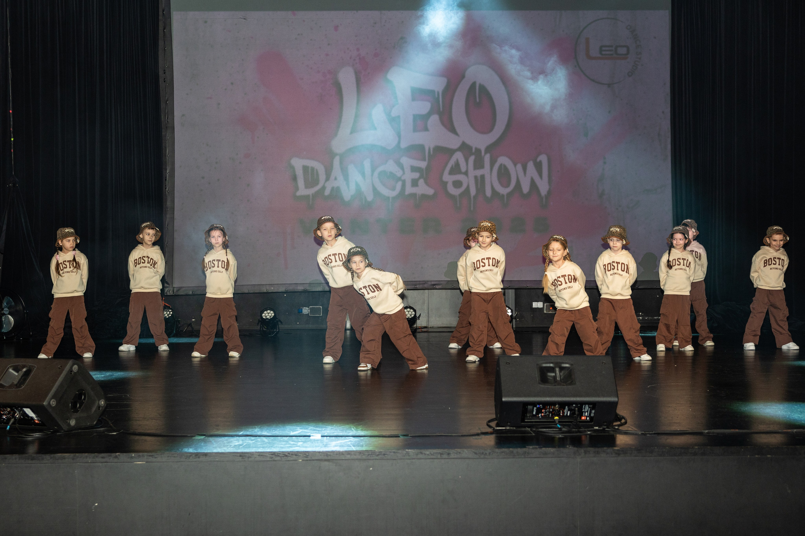 LEO DANCE SHOW WINTER 2025. Семейный и детский фотограф в Варшаве Мила Бобровская