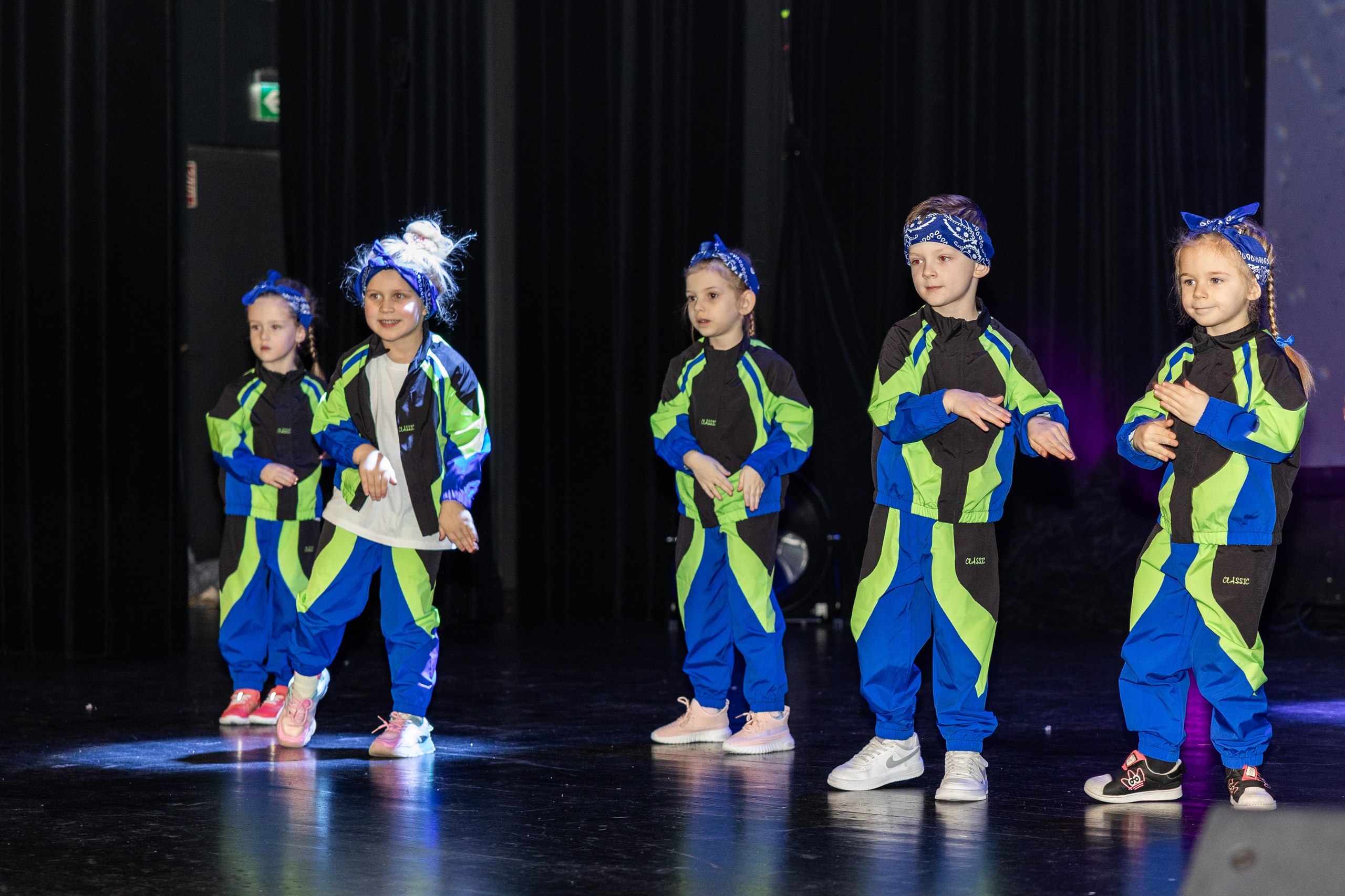 LEO DANCE SHOW WINTER 2025. Семейный и детский фотограф в Варшаве Мила Бобровская