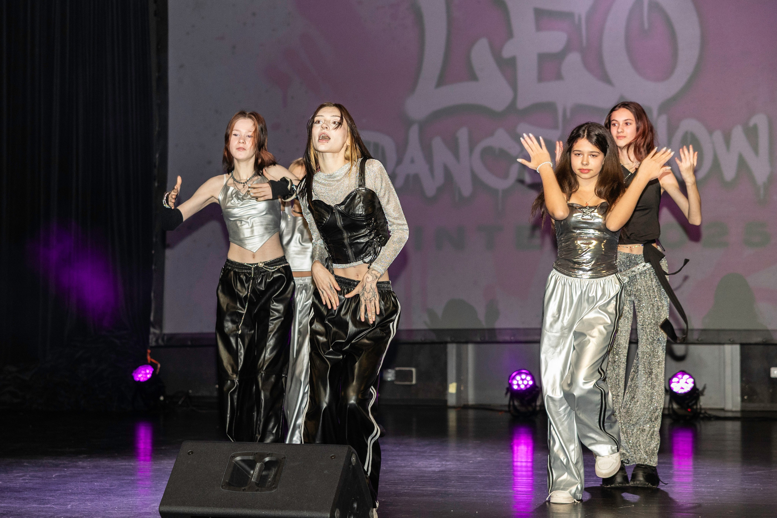 LEO DANCE SHOW WINTER 2025. Семейный и детский фотограф в Варшаве Мила Бобровская