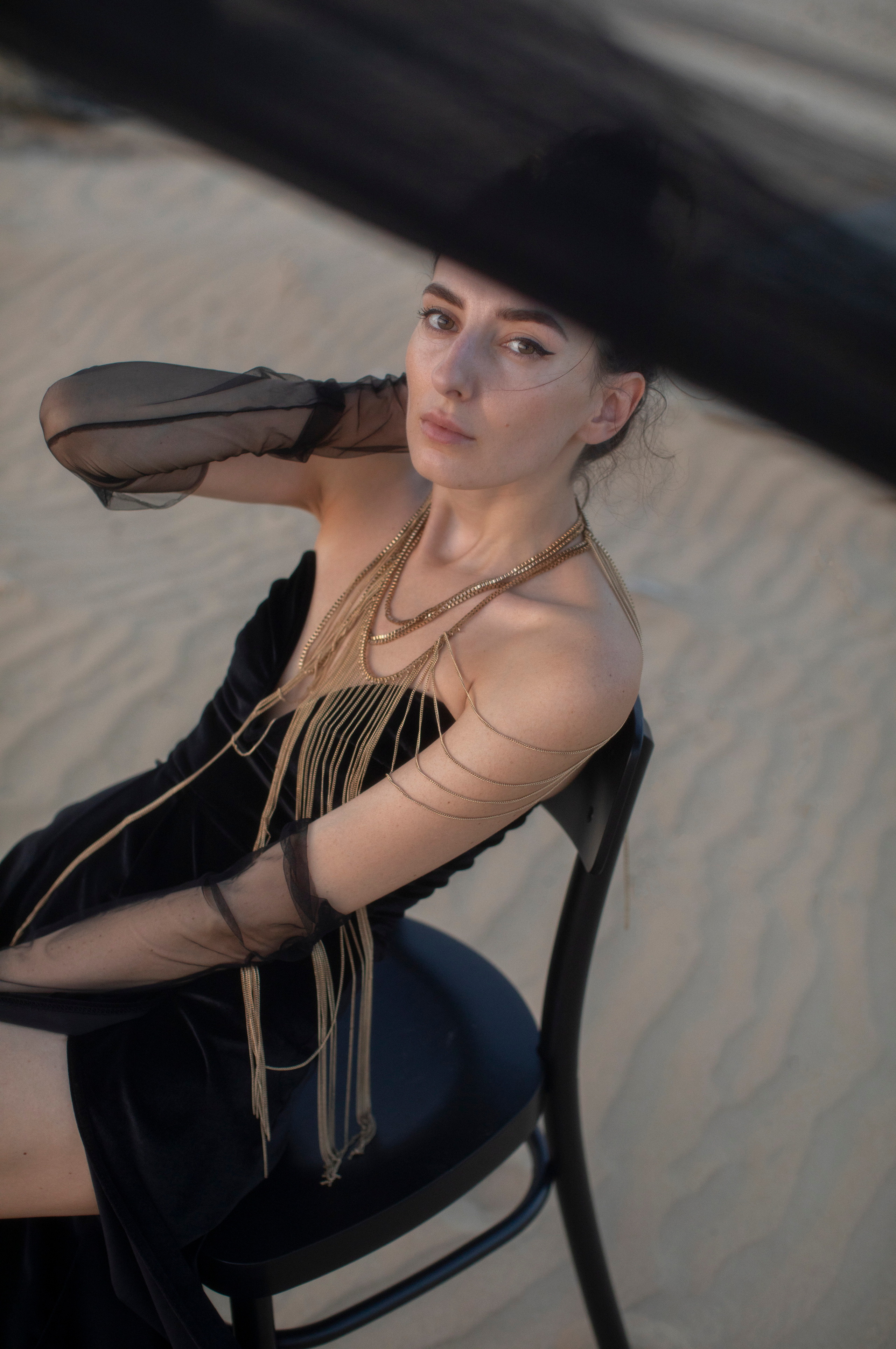 Lost in the desert. Main