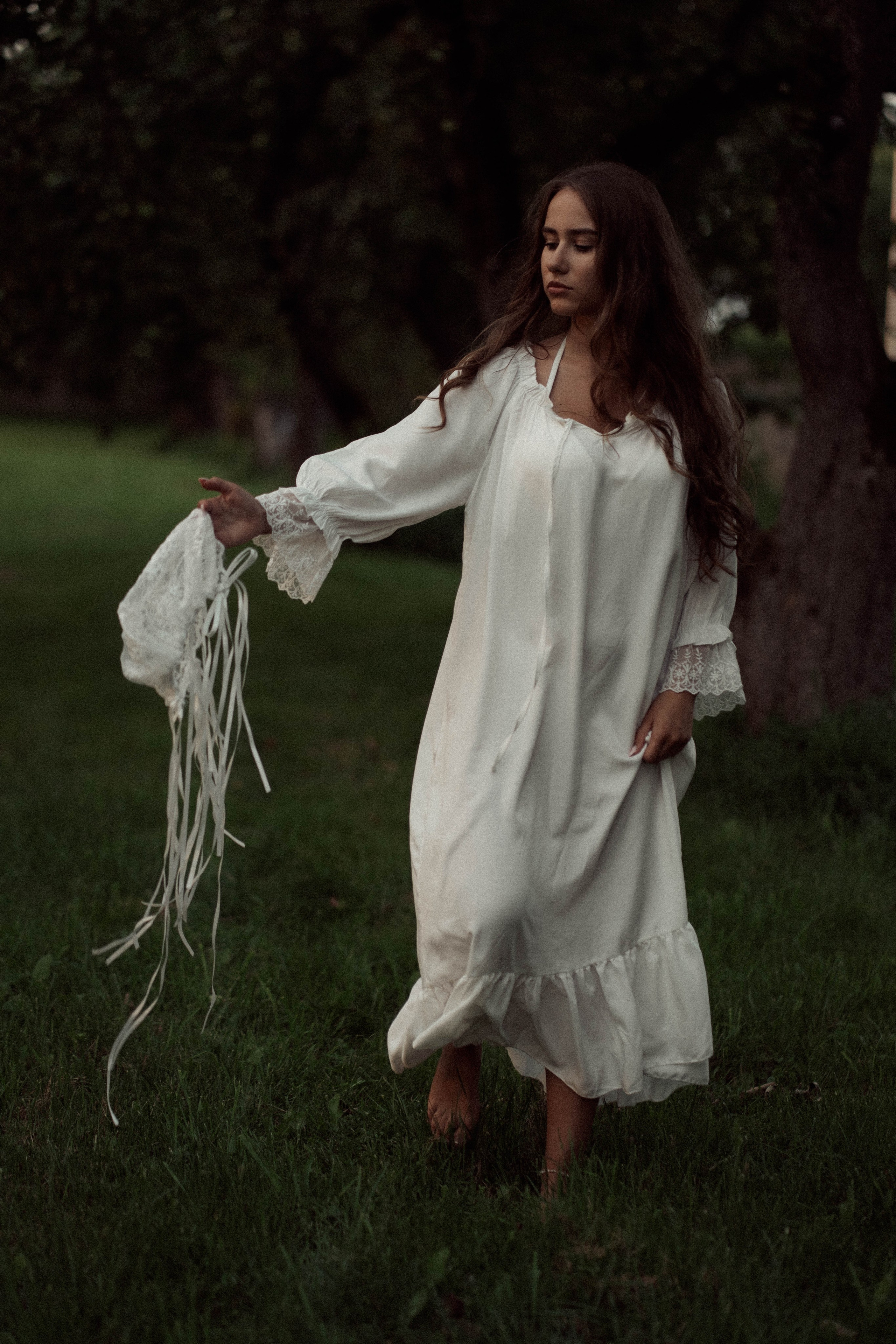 Ugnė obelų sode. Fotografija — Olga Bojarin