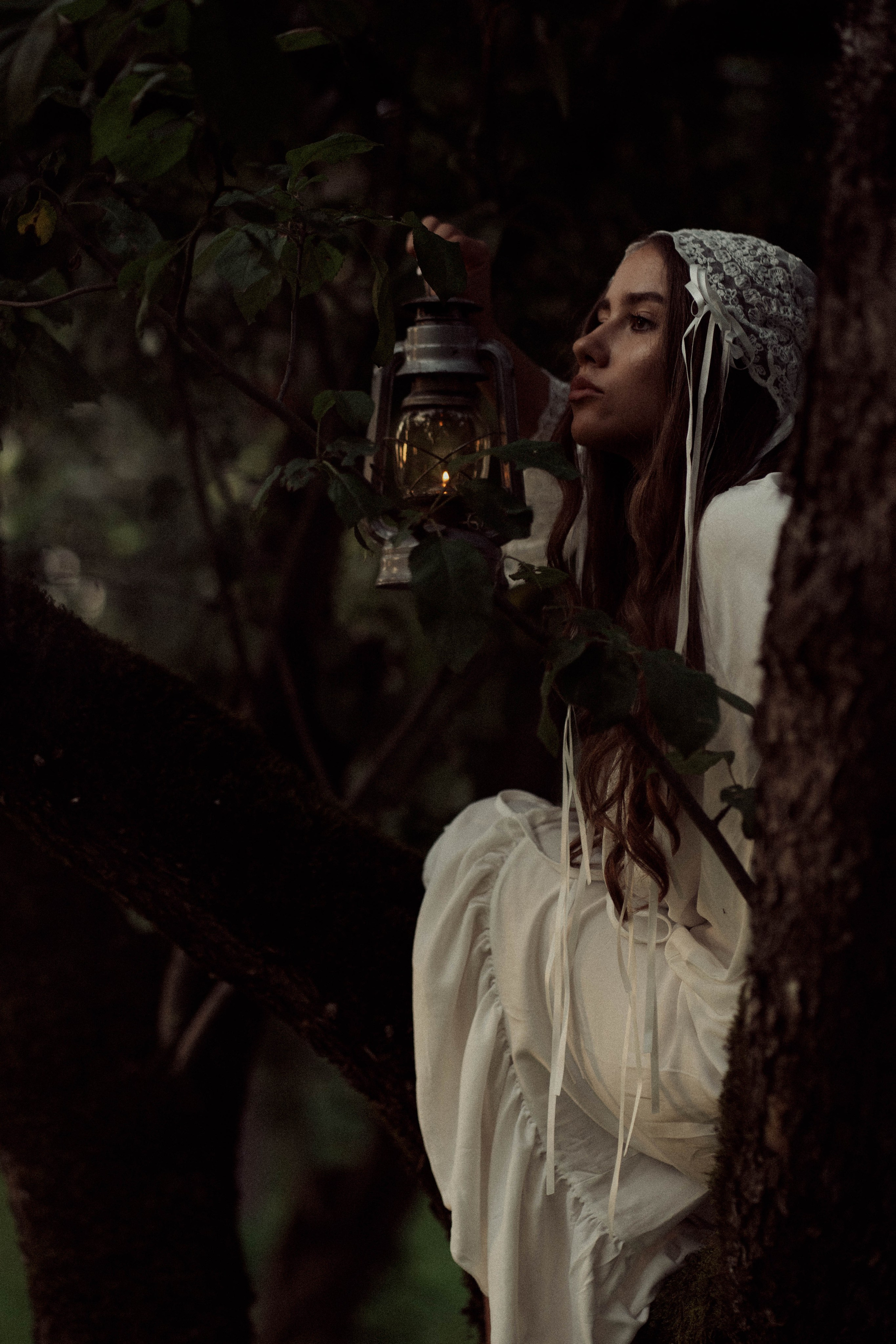 Ugnė obelų sode. Fotografija — Olga Bojarin
