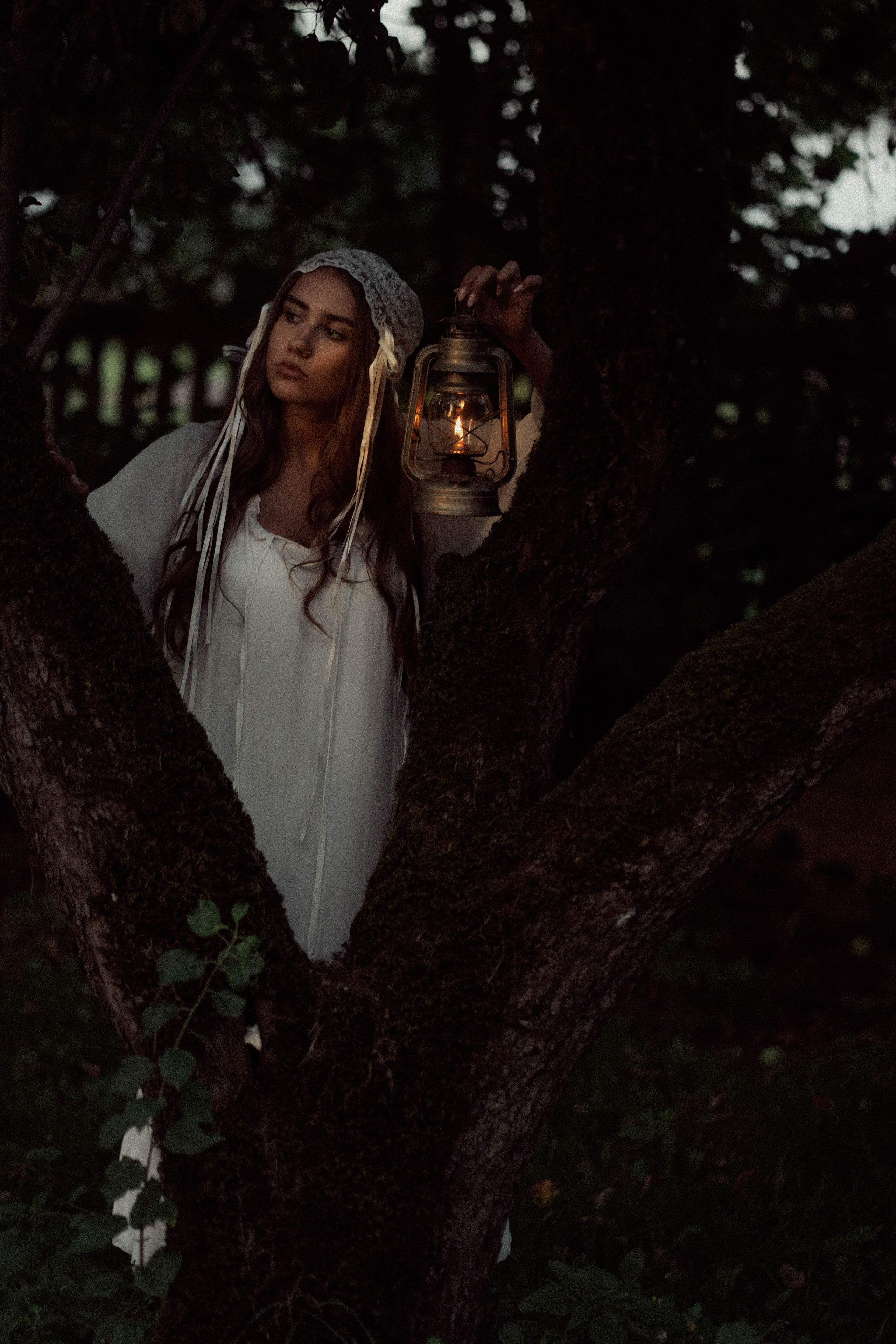Ugnė obelų sode. Fotografija — Olga Bojarin