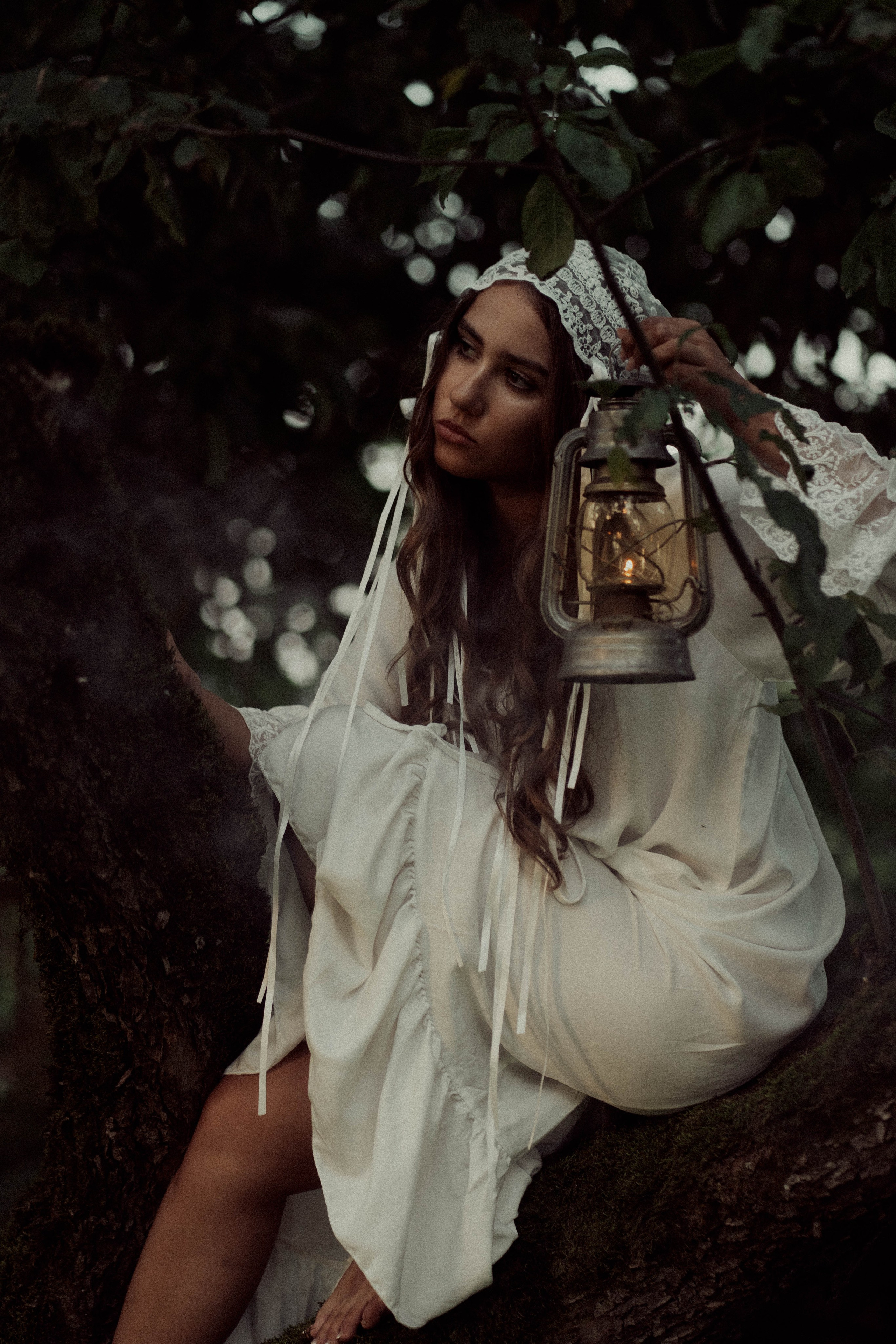 Ugnė obelų sode. Fotografija — Olga Bojarin