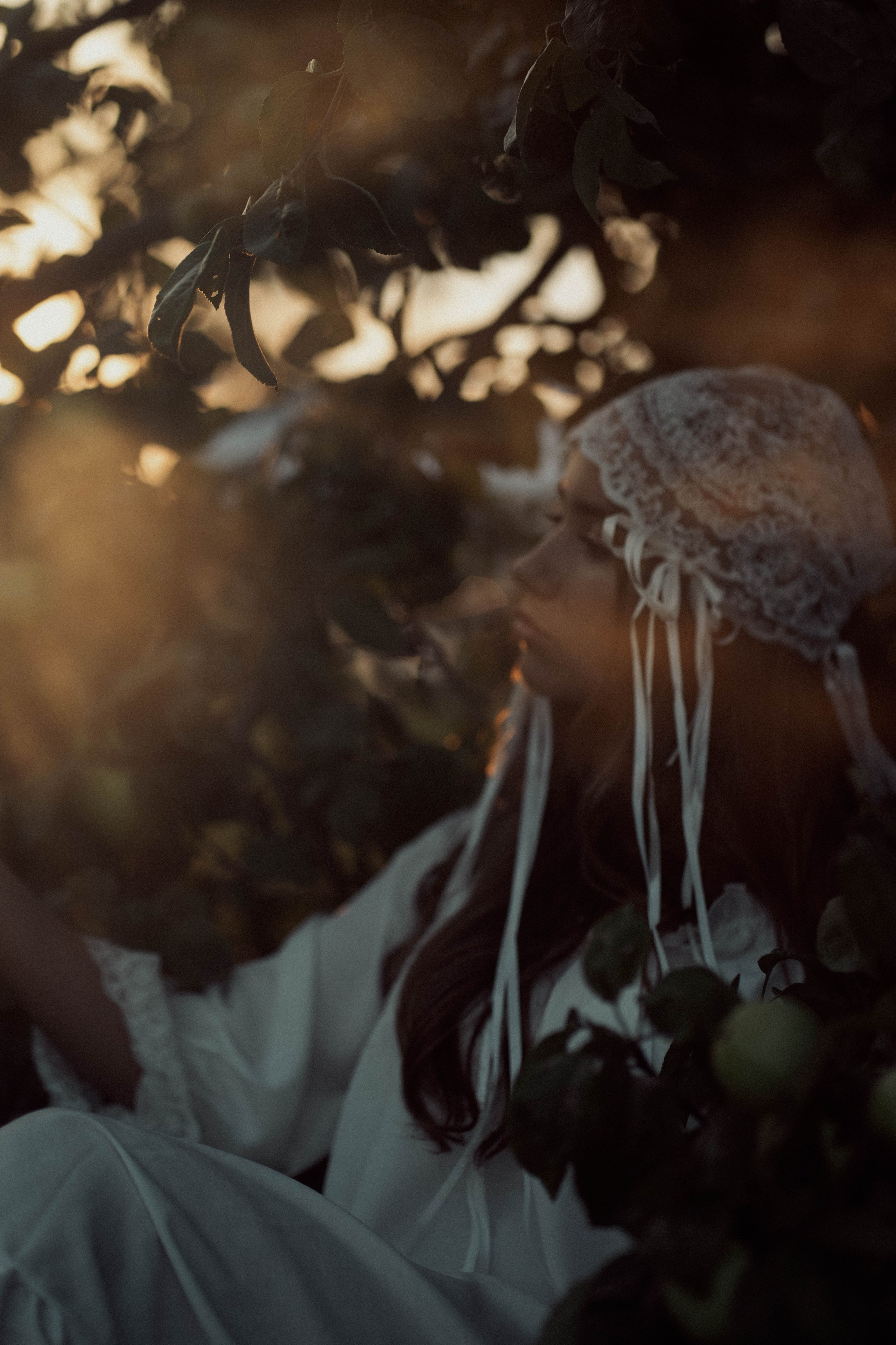 Ugnė obelų sode. Fotografija — Olga Bojarin
