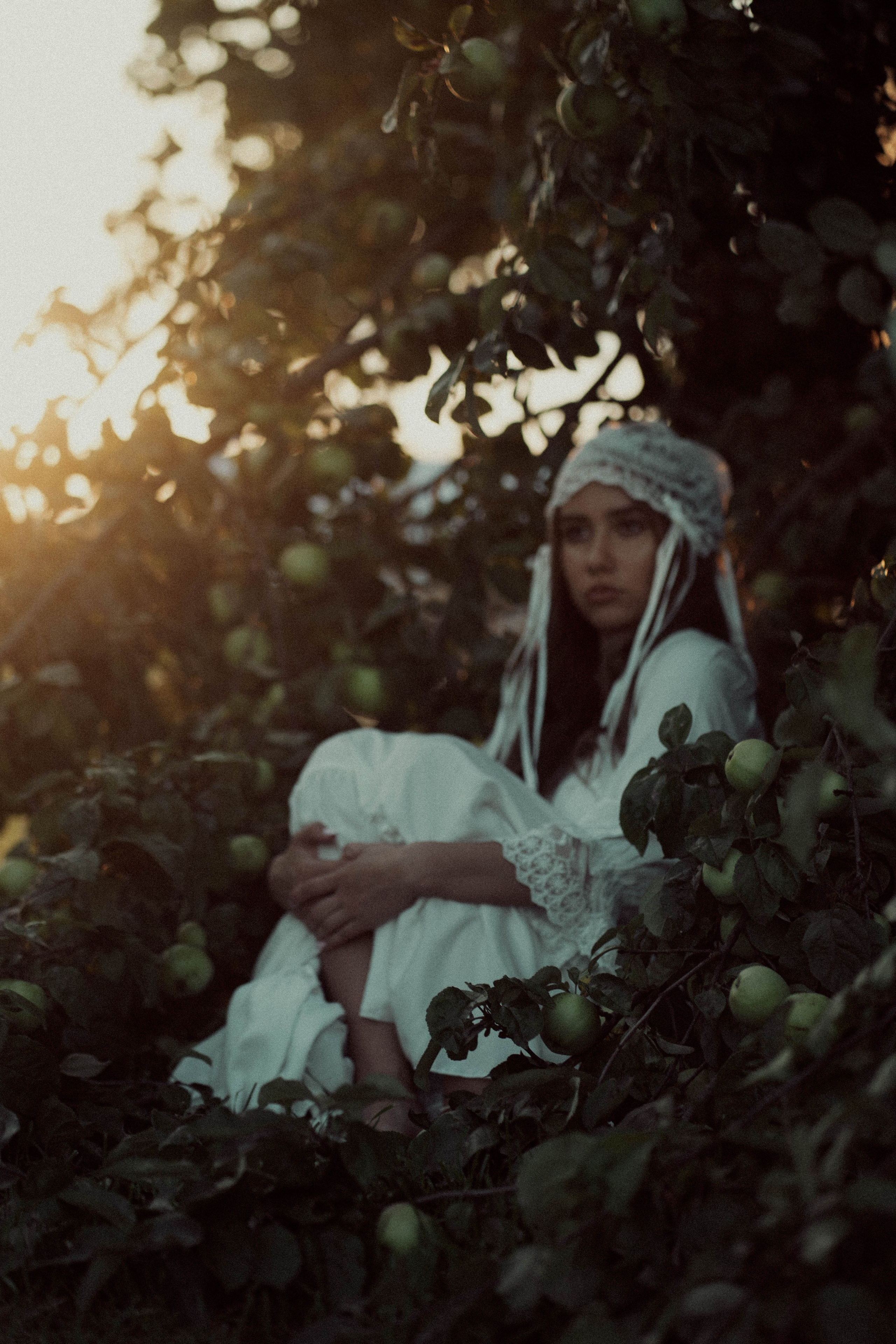 Ugnė obelų sode. Fotografija — Olga Bojarin