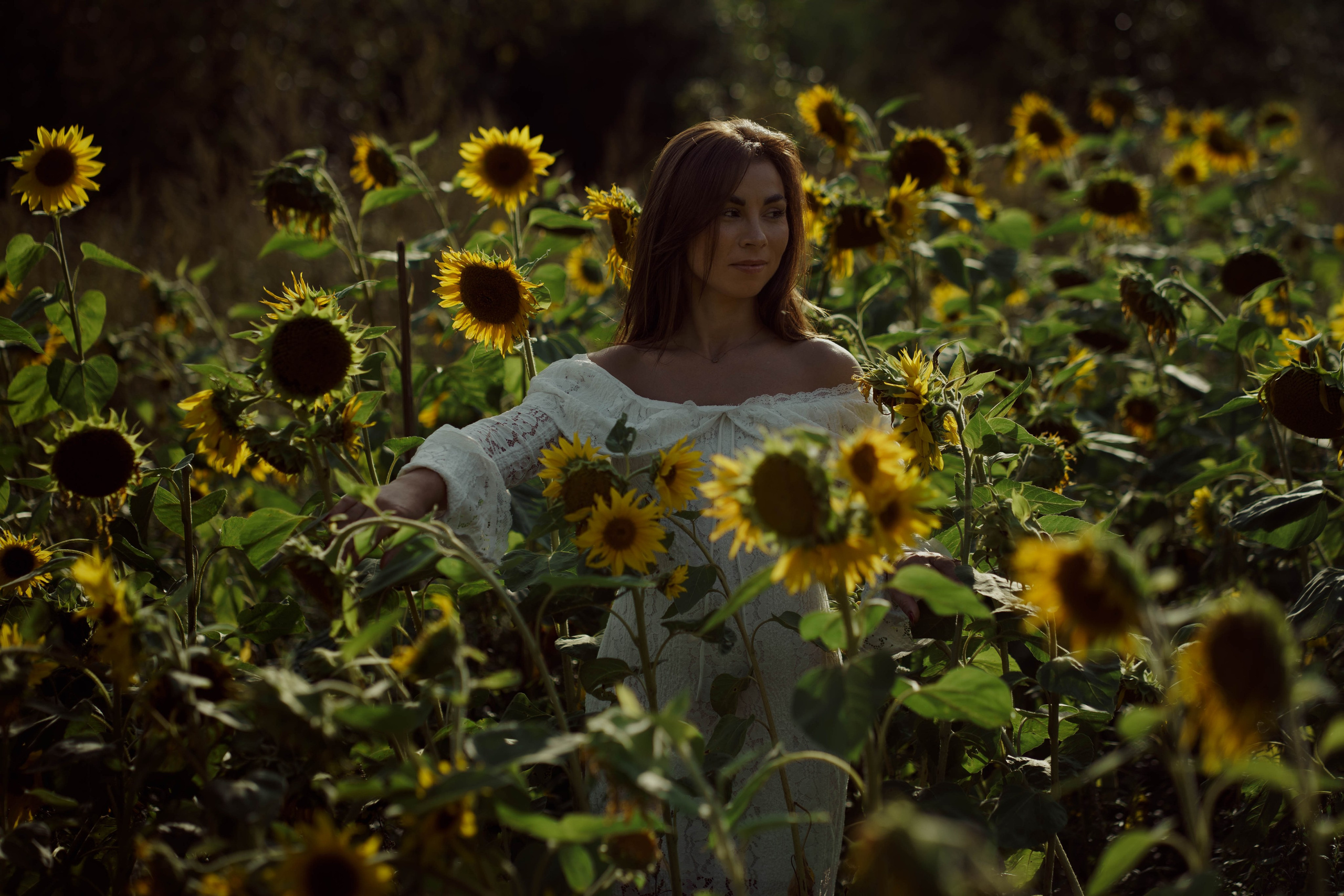 Mama ir dukra — saulėgražose. Fotografija — Olga Bojarin