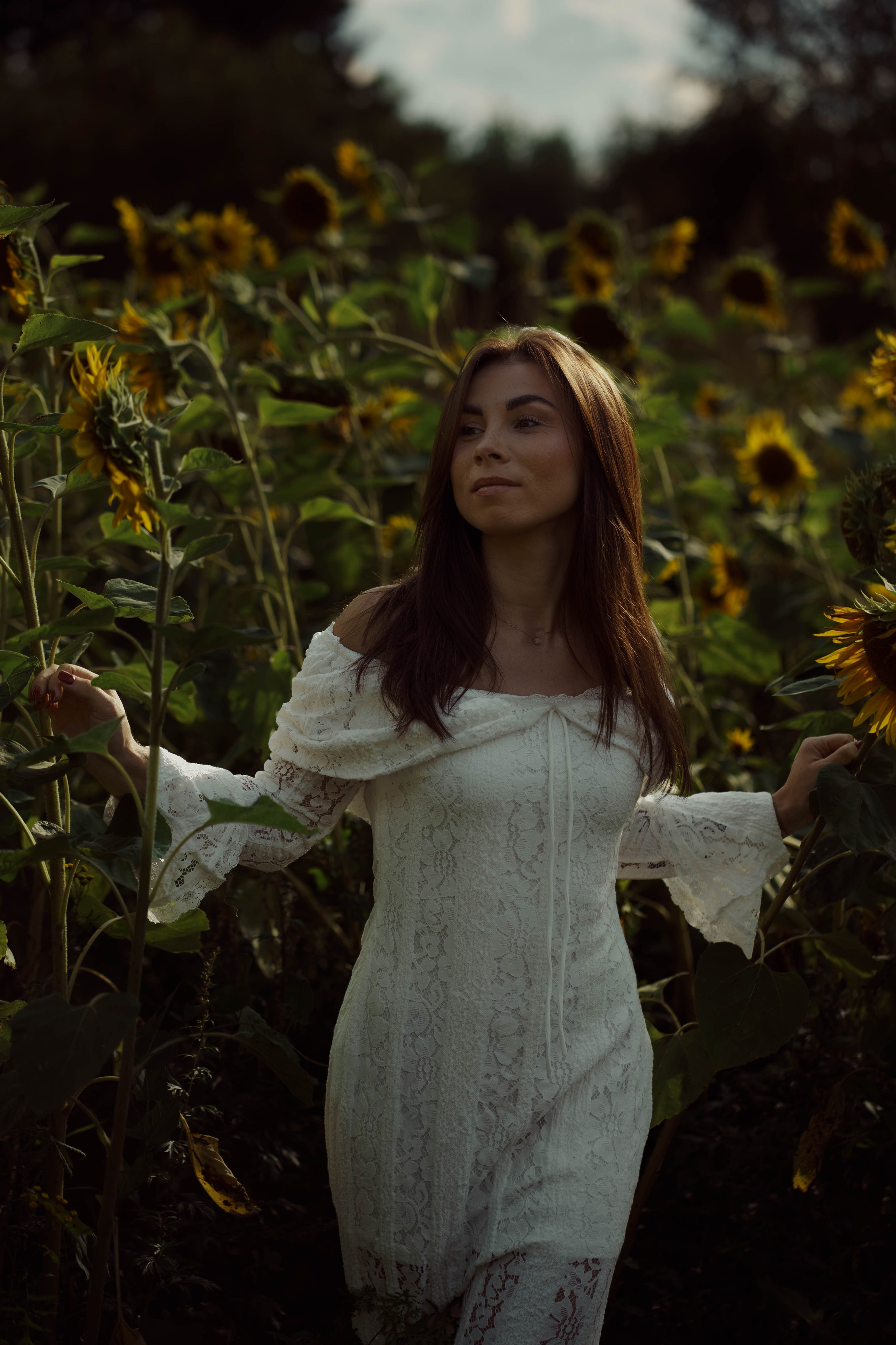 Mama ir dukra — saulėgražose. Fotografija — Olga Bojarin