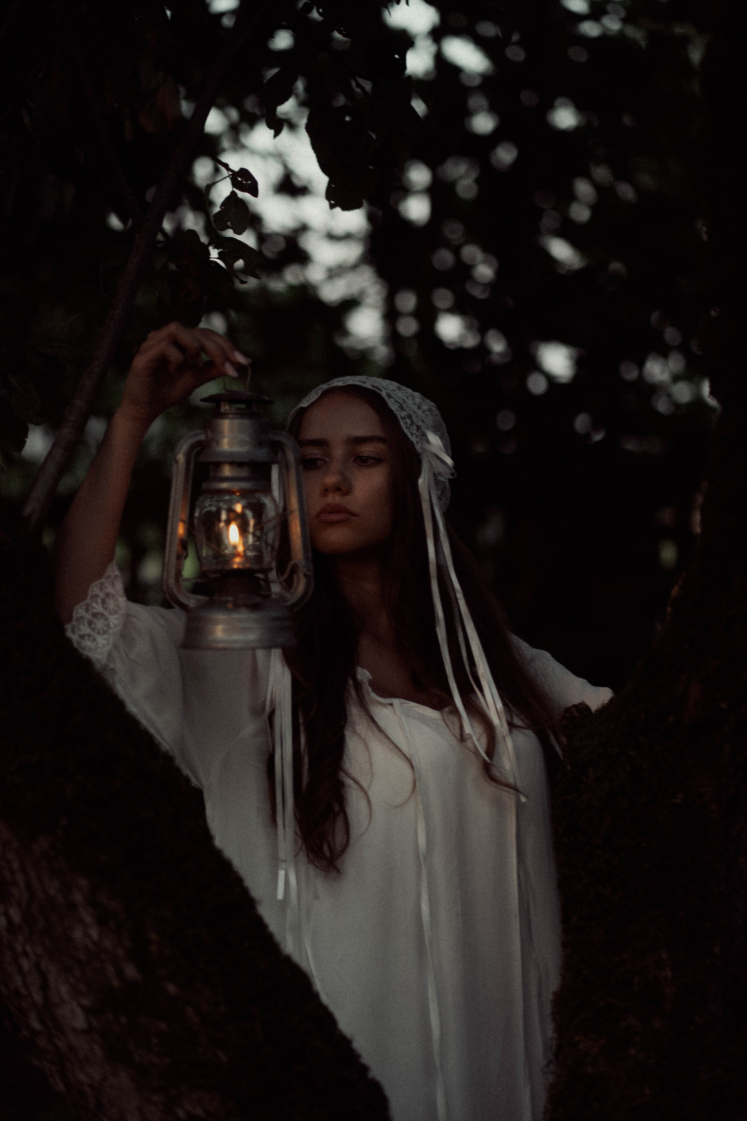 Ugnė obelų sode. Fotografija — Olga Bojarin