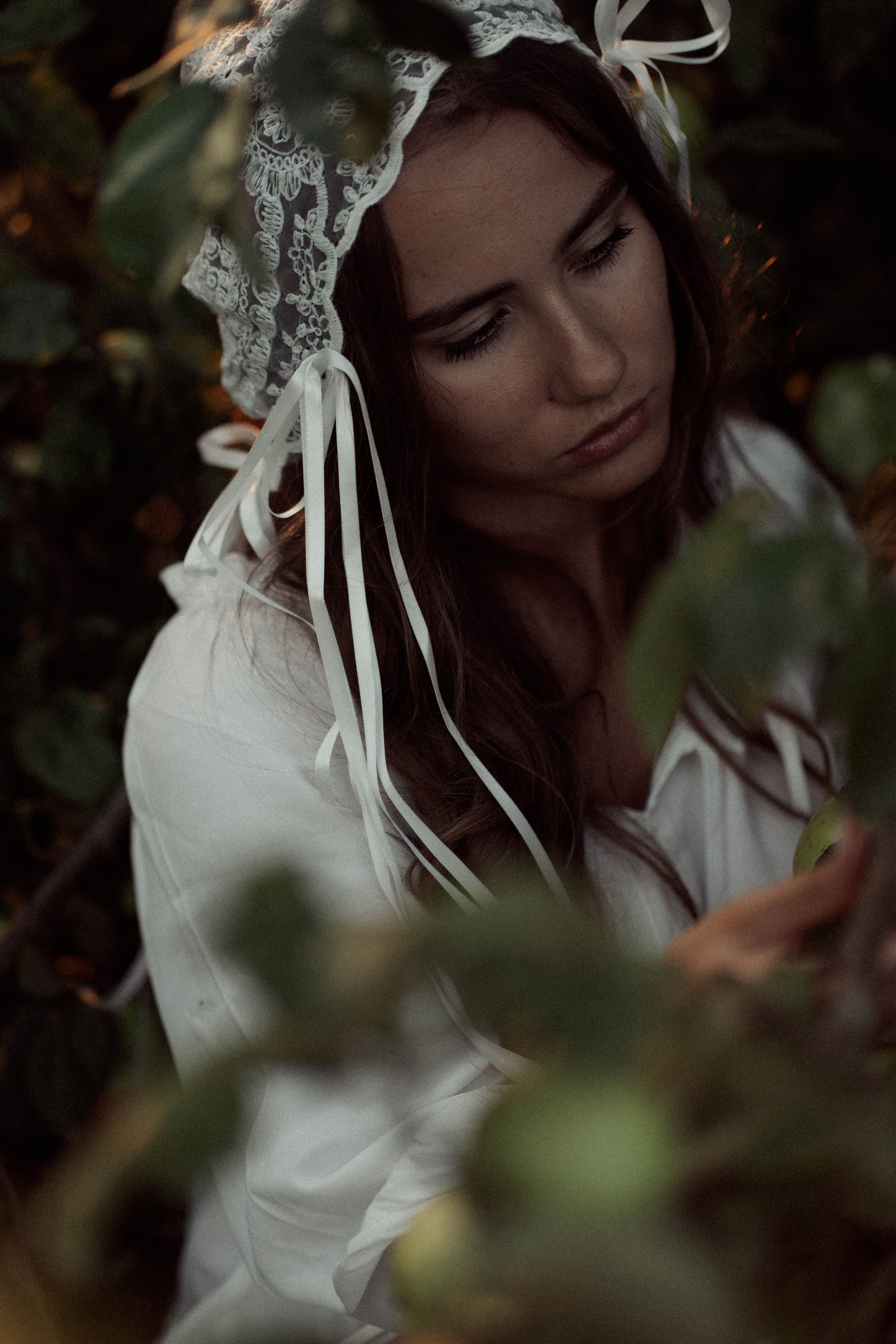 Ugnė obelų sode. Fotografija — Olga Bojarin