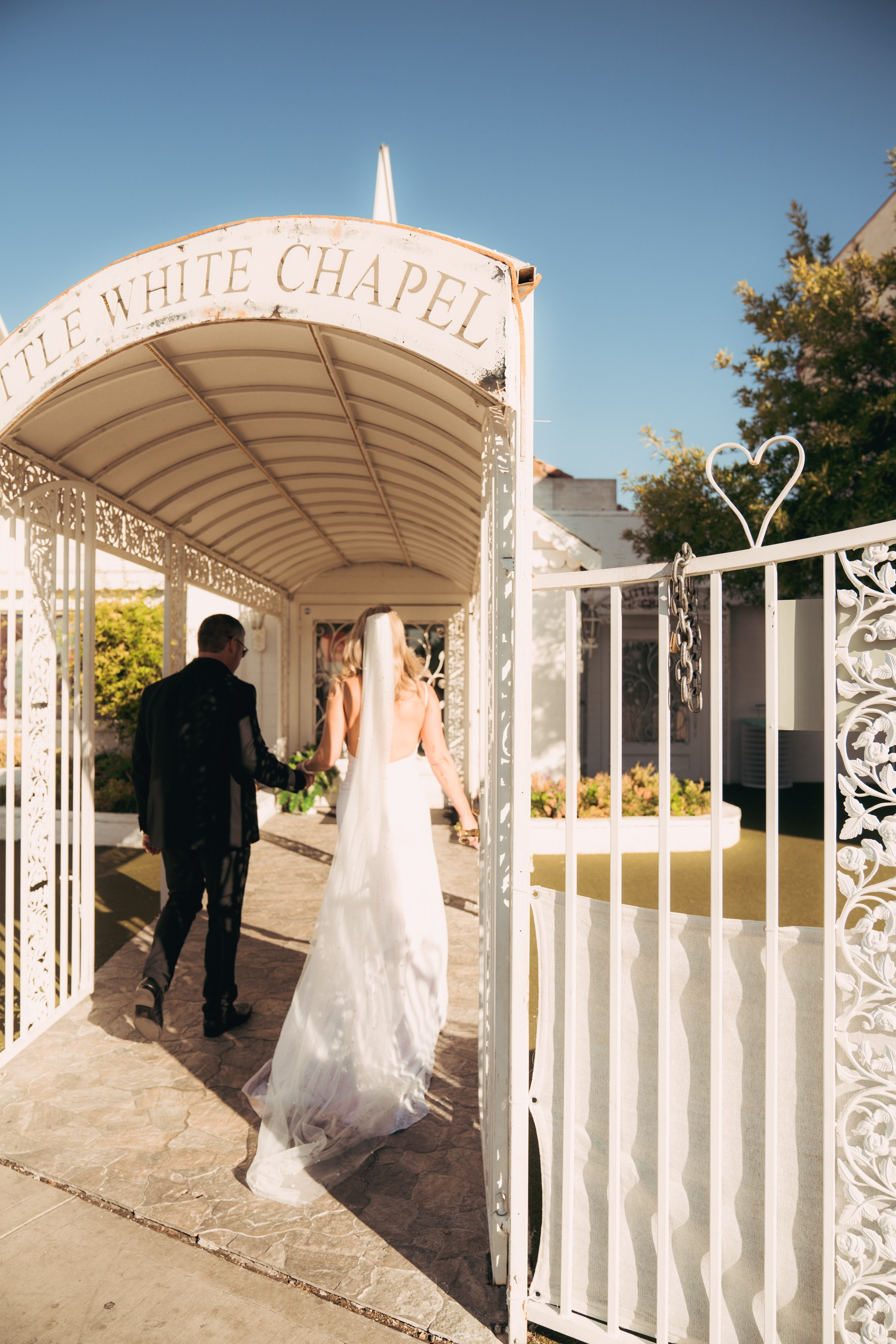 Steve&Dee. Wedding & elopement photographer Viktoriya Kravtsov. Las Vegas