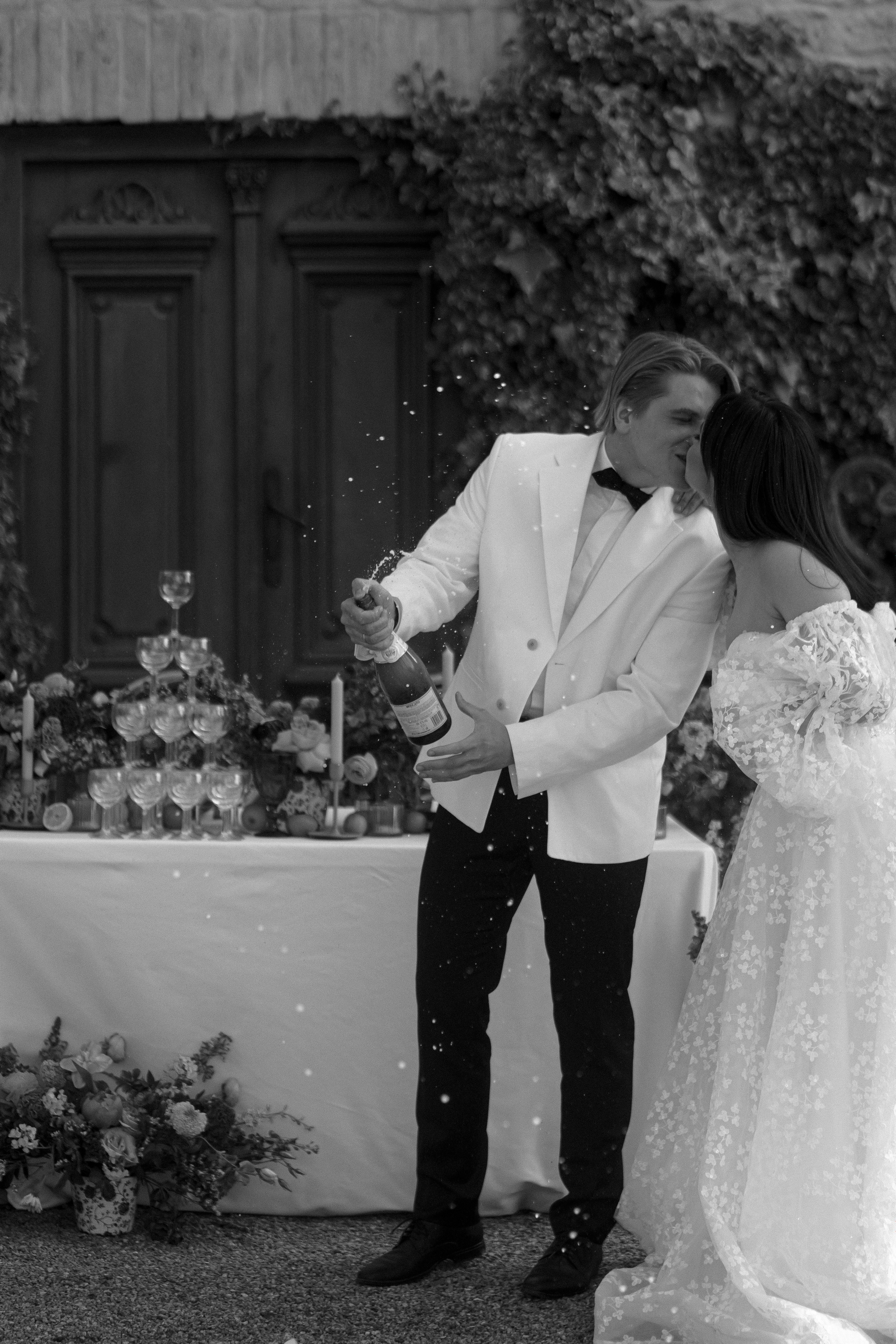 Whispers of Love: Thomas & Violeta's Wedding. Raw Studio: Capturing Elegant weddings accross Europe